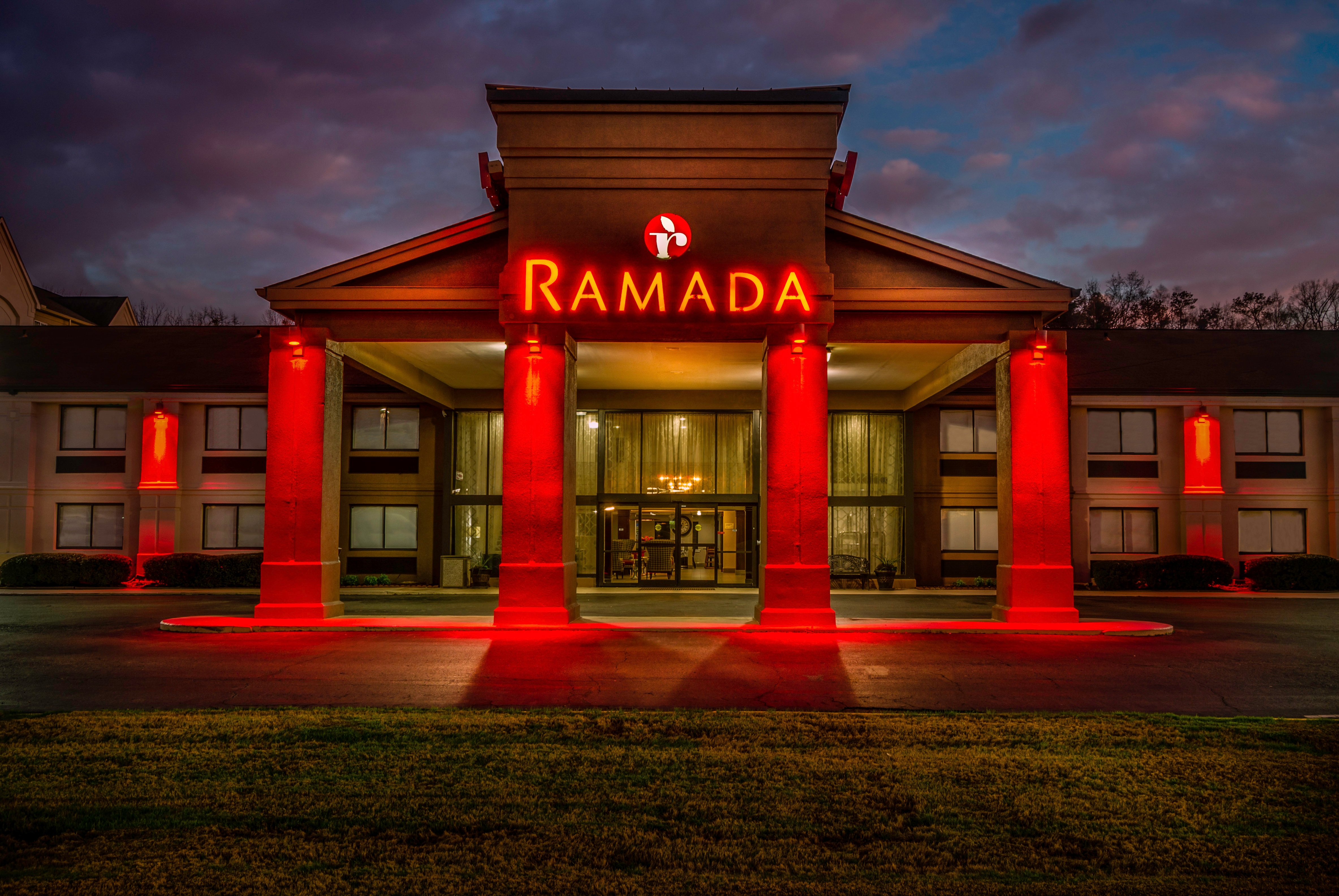 Ramada By Wyndham Tuscaloosa Tuscaloosa Al Hotels