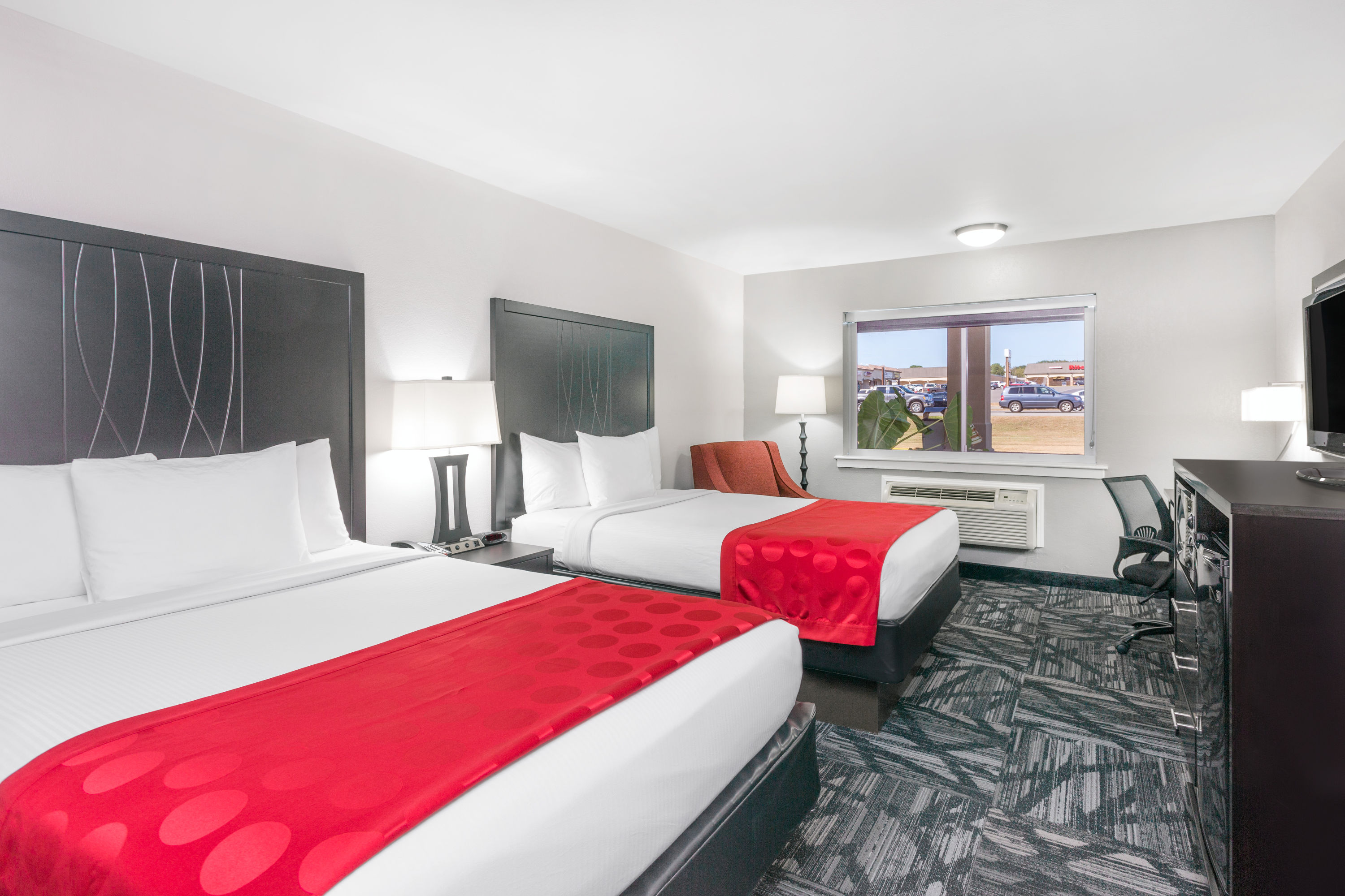 Guest room at the Ramada by Wyndham Tuscaloosa in Tuscaloosa, Alabama