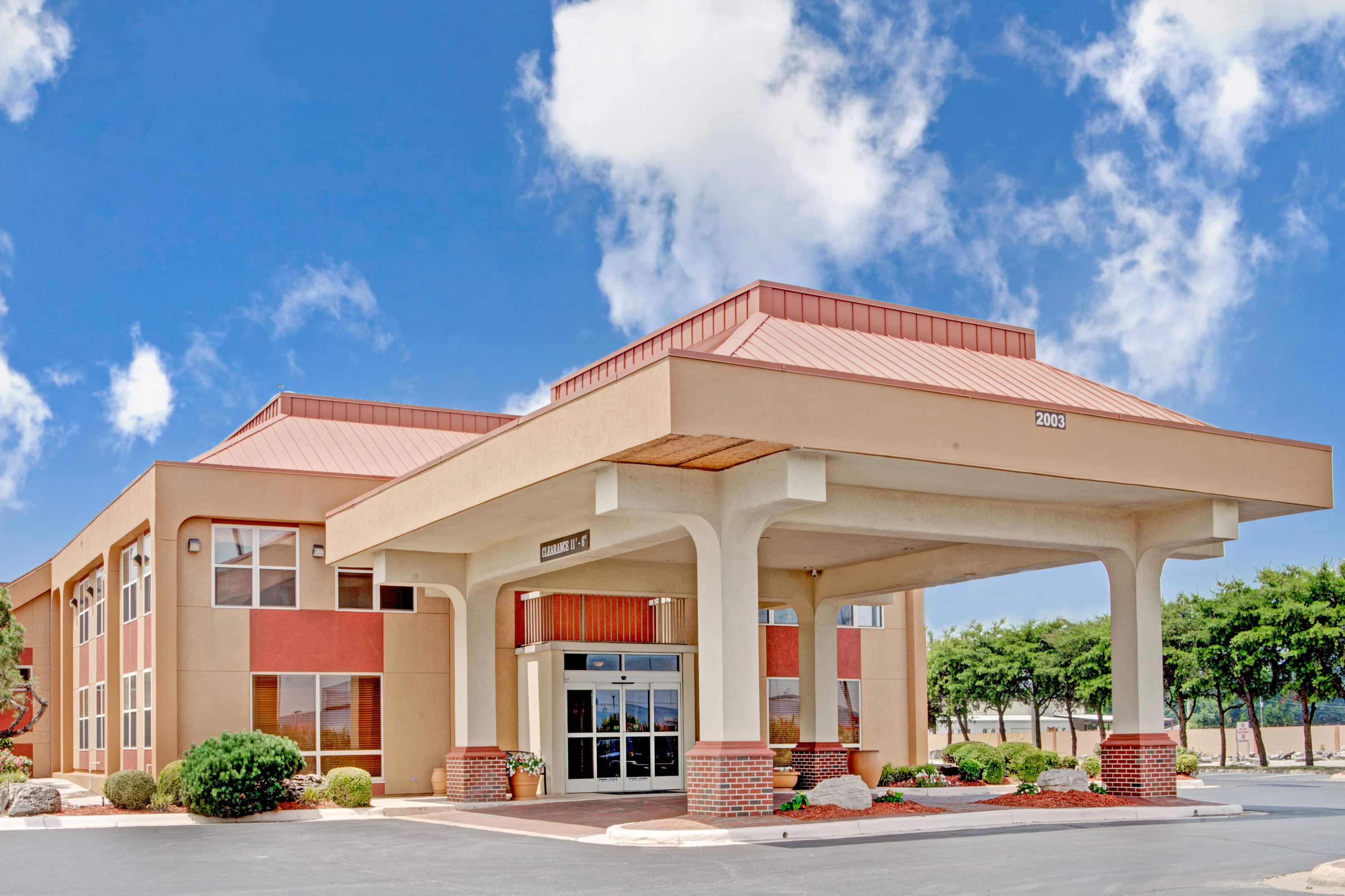Ramada By Wyndham West Memphis Ar Hotels