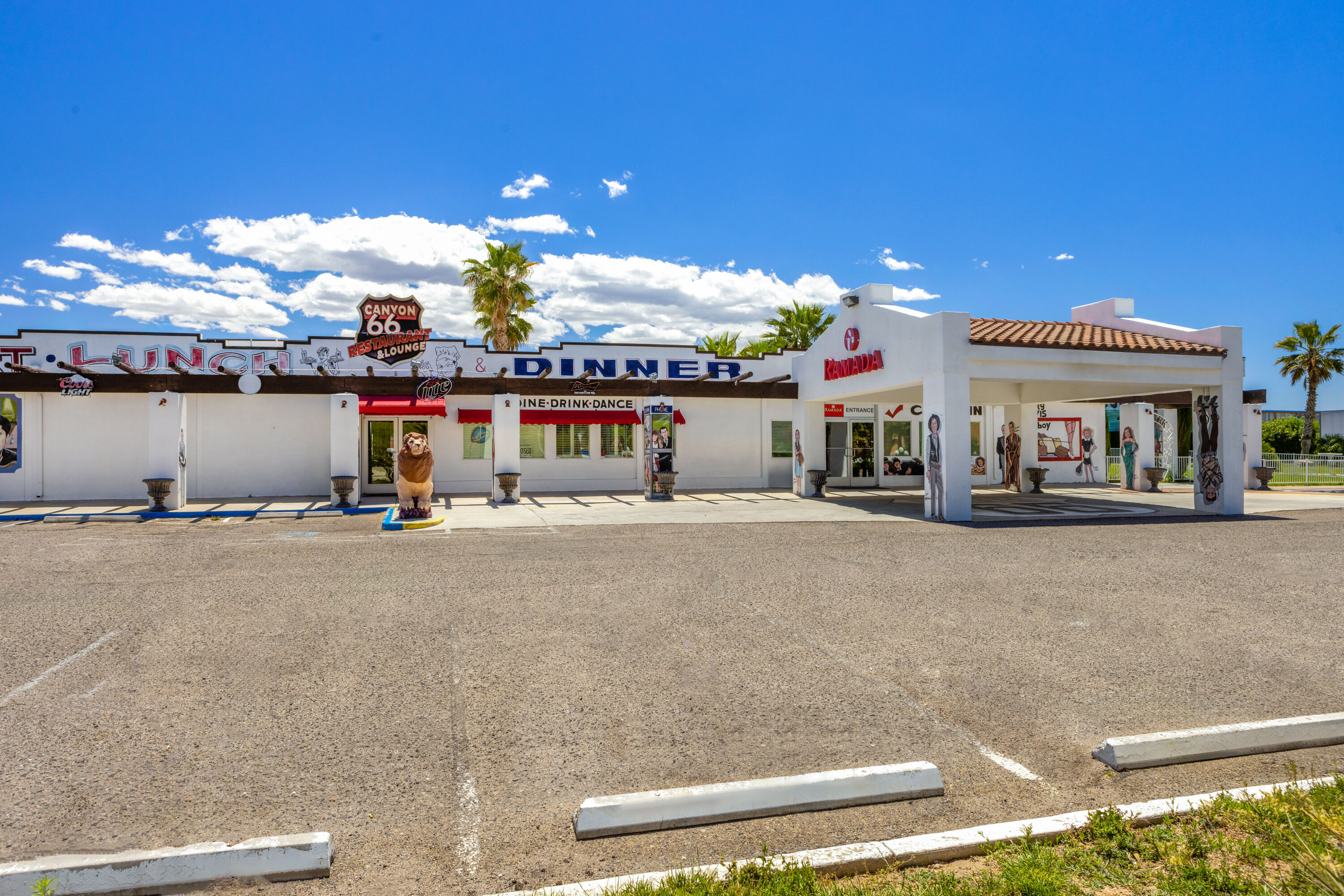 Exterior Day Image of Ramada by Wyndham Kingman hotel in Kingman, Arizona