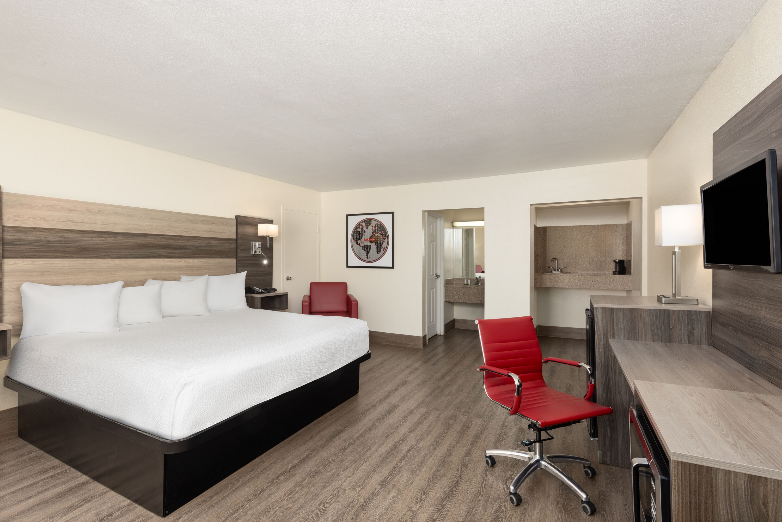Guest room at the Ramada by Wyndham Kingman in Kingman, Arizona