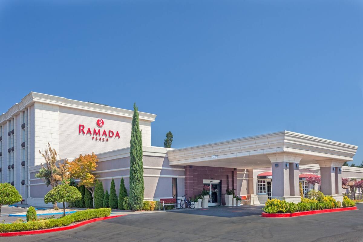 Ramada Plaza Chico Hotels Ca 95926 2359 Ramada Plaza Chico
