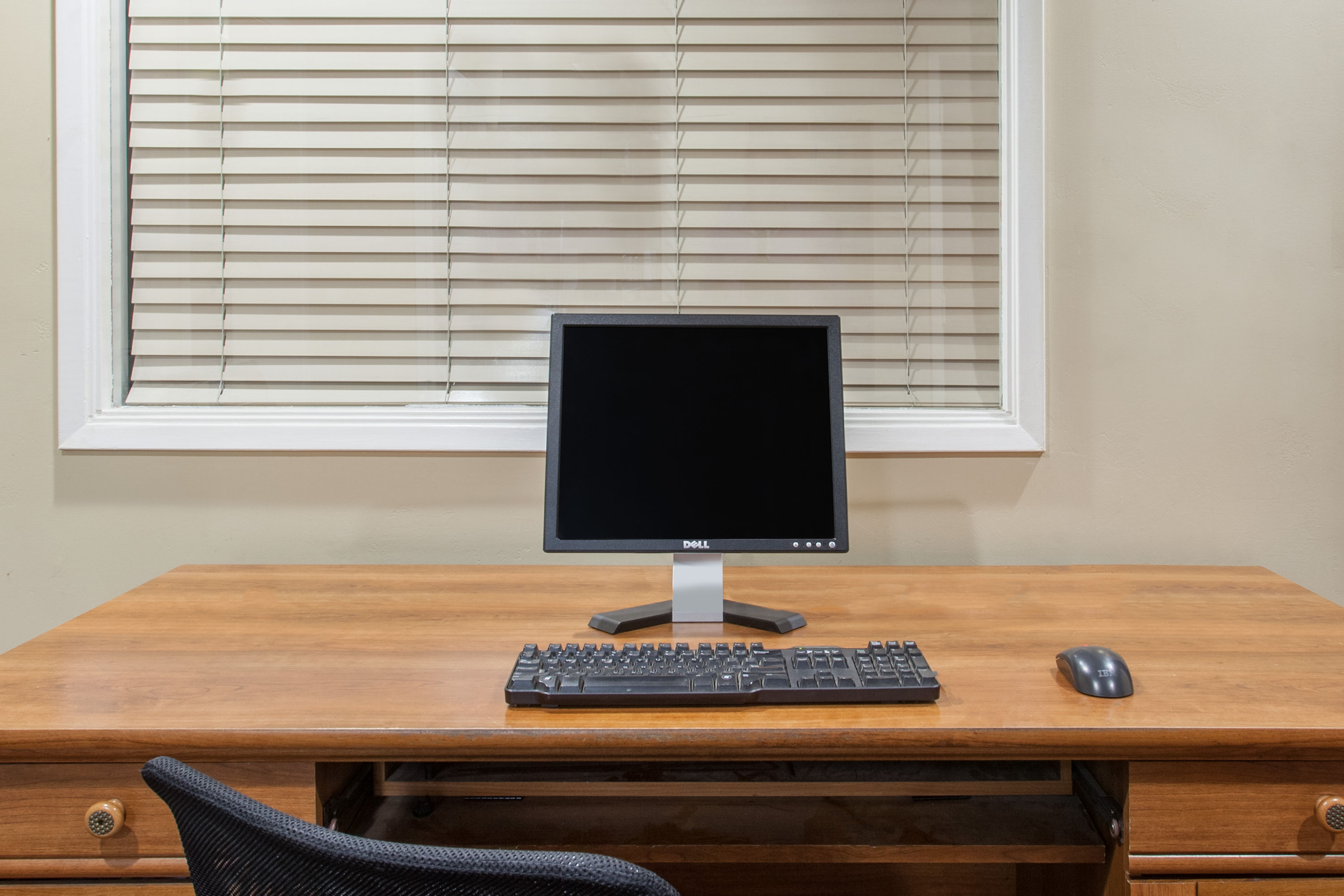 Ramada by Wyndham Fresno North business center in Fresno, California