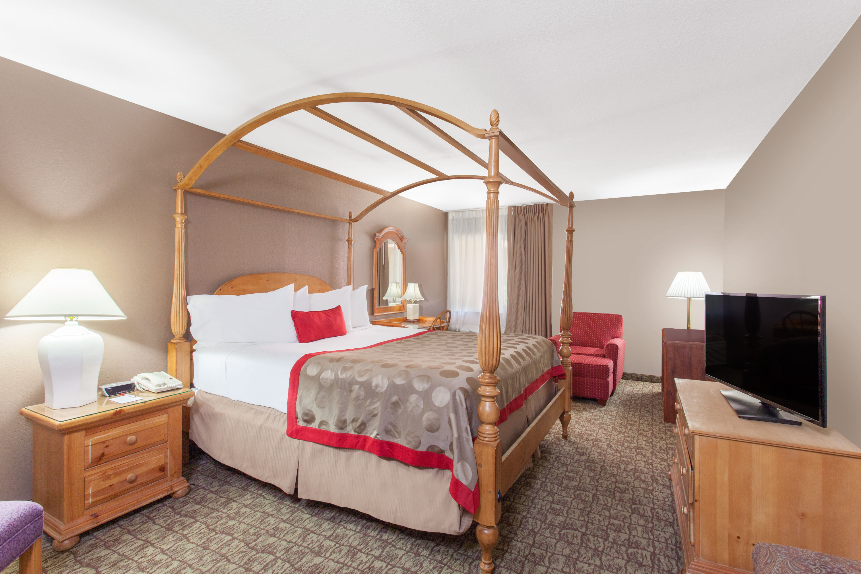 Ramada by Wyndham Fresno North 