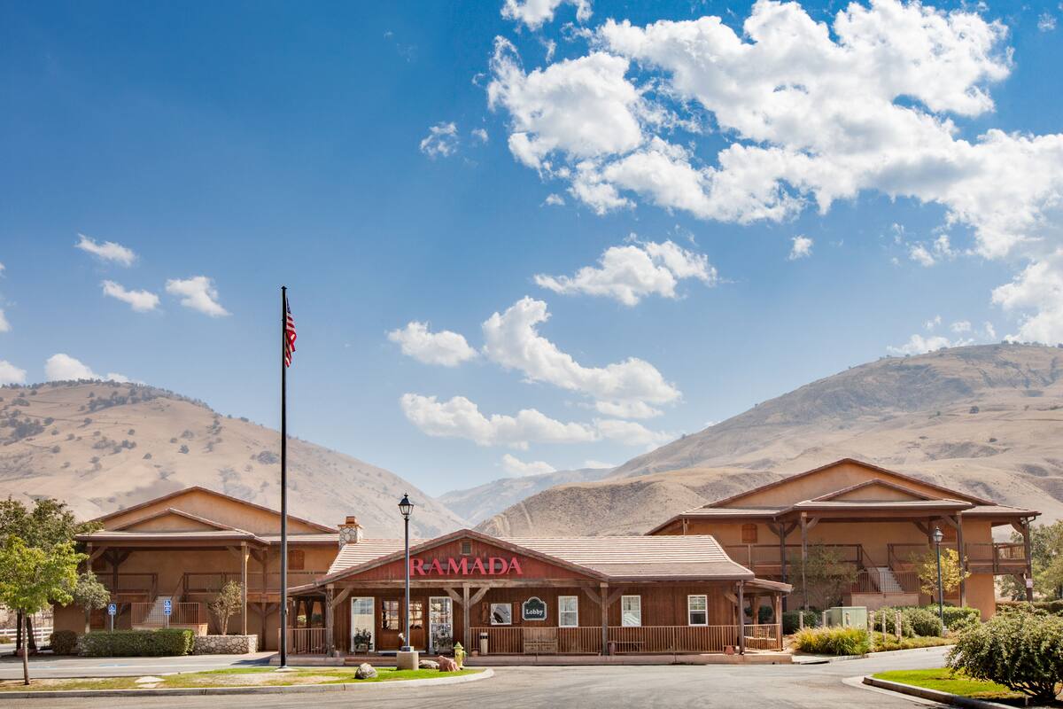 Ramada Limited Lebec Hotels Ca 93243 Exterior Of Ramada Limited Lebec Hotel In California