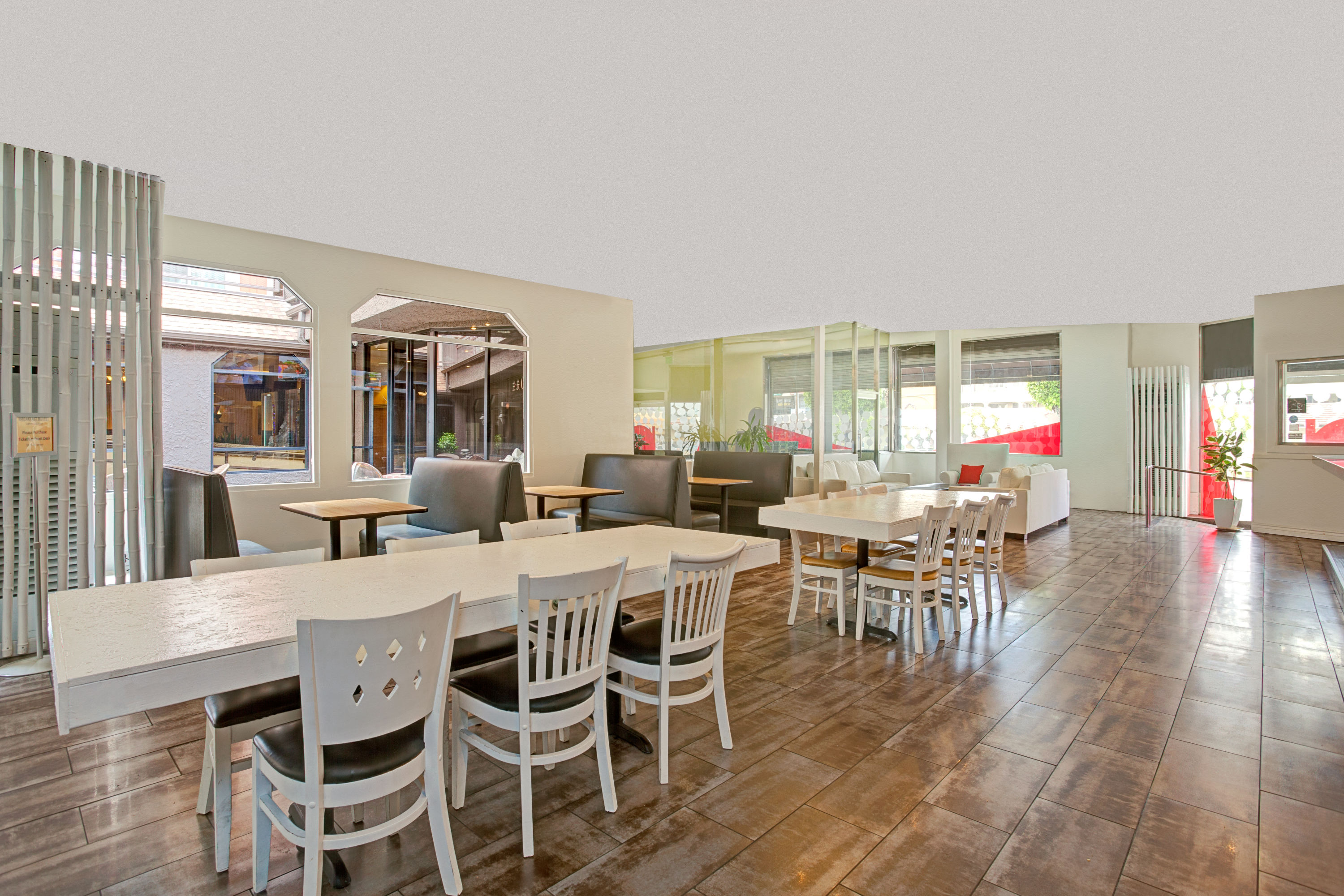 Ramada By Wyndham Los Angeles Downtown West Los Angeles