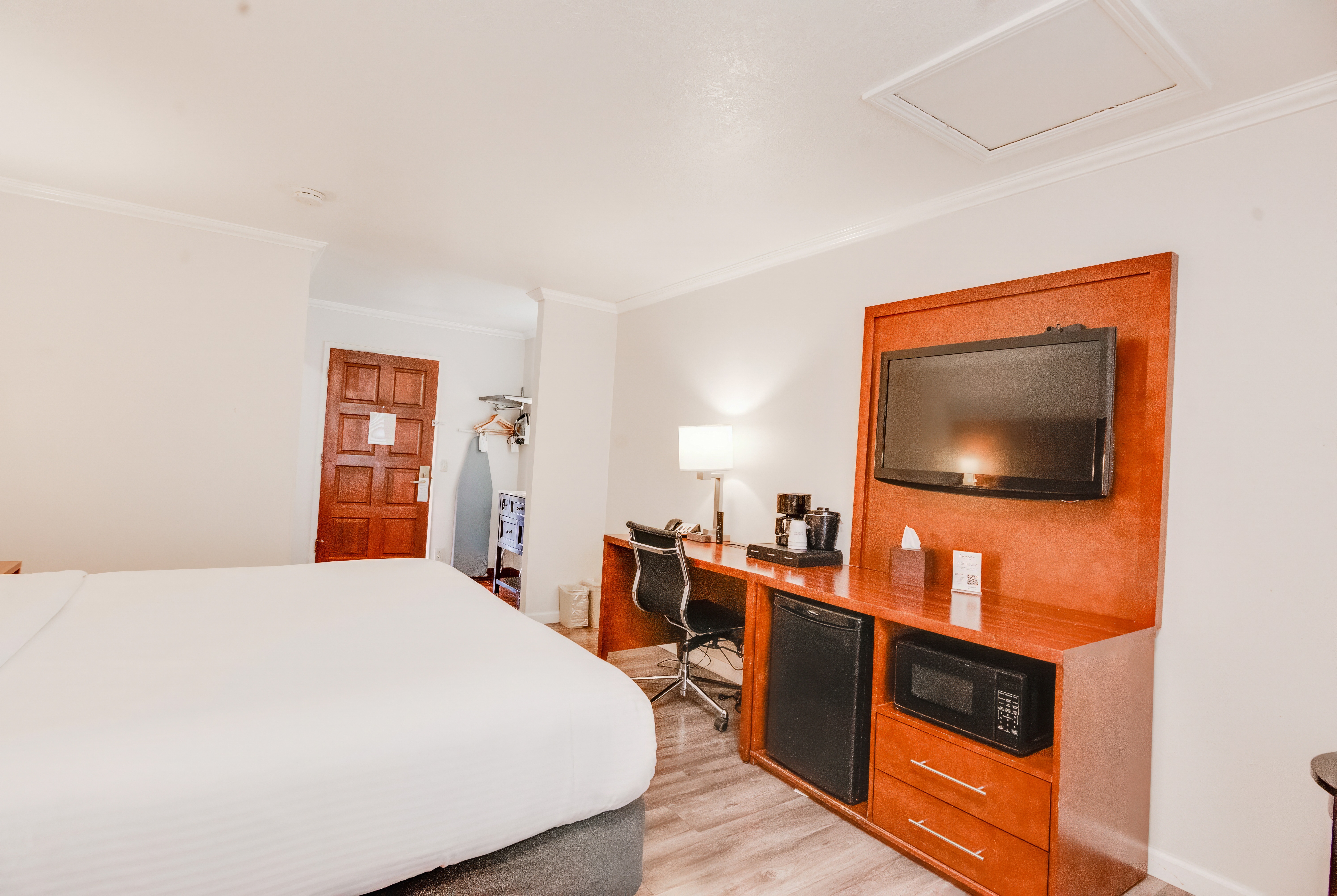 Guest room at the Ramada by Wyndham Mountain View in Mountain View, California