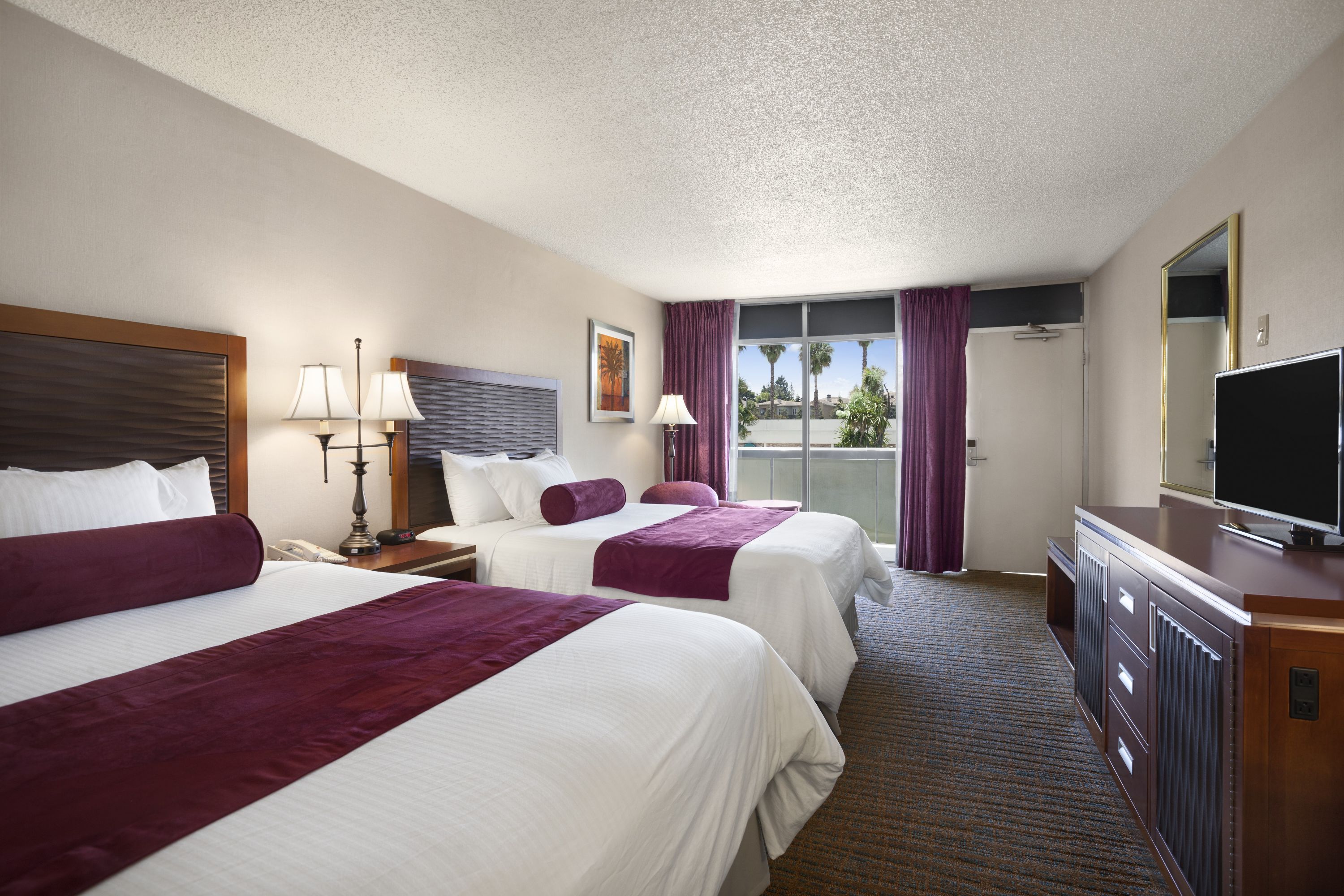 Guest room at the Ramada by Wyndham Sunnyvale/Silicon Valley in Sunnyvale, California