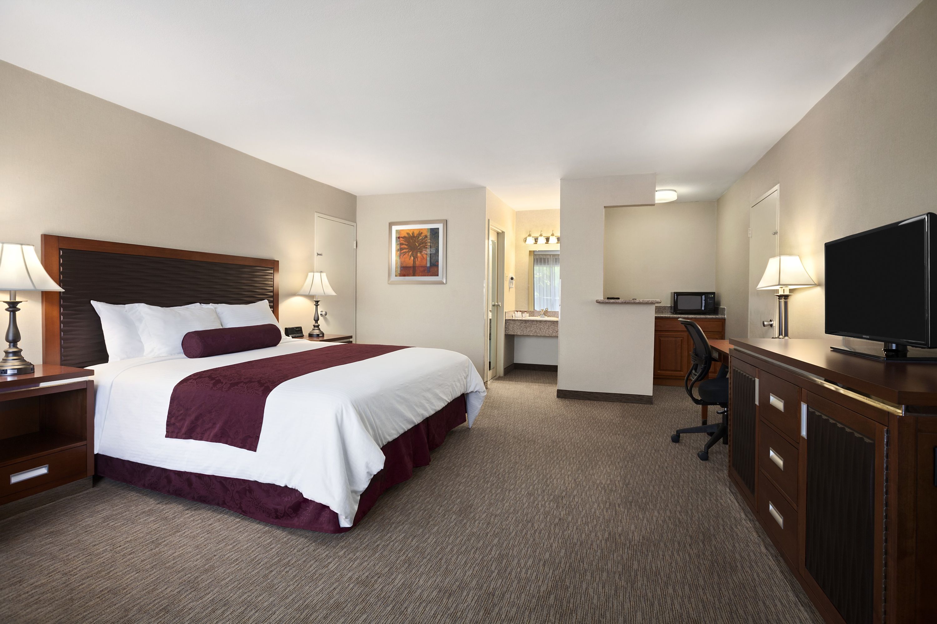 Guest room at the Ramada by Wyndham Sunnyvale/Silicon Valley in Sunnyvale, California