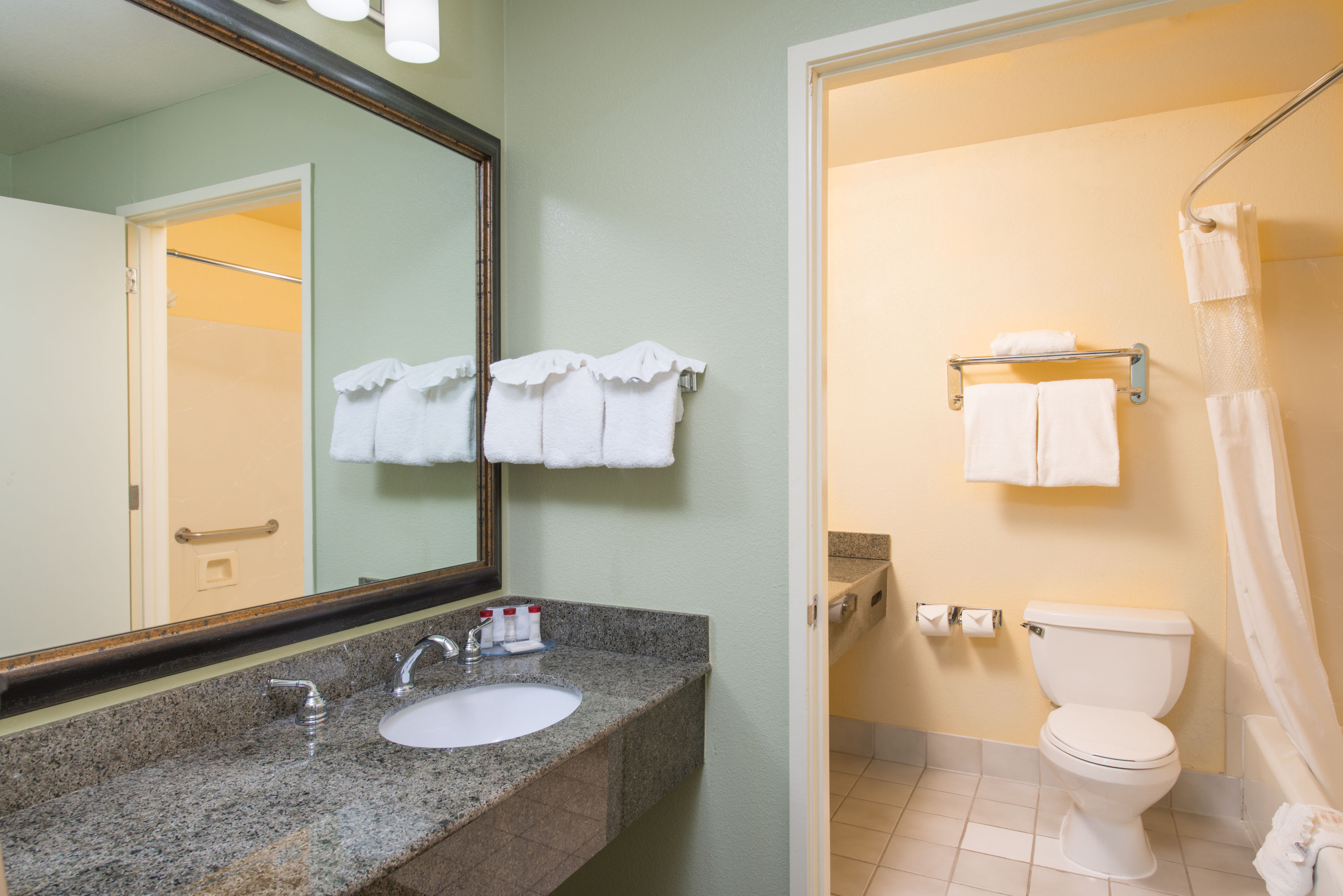 Ramada By Wyndham West Sacramento Hotel Amp Suites West