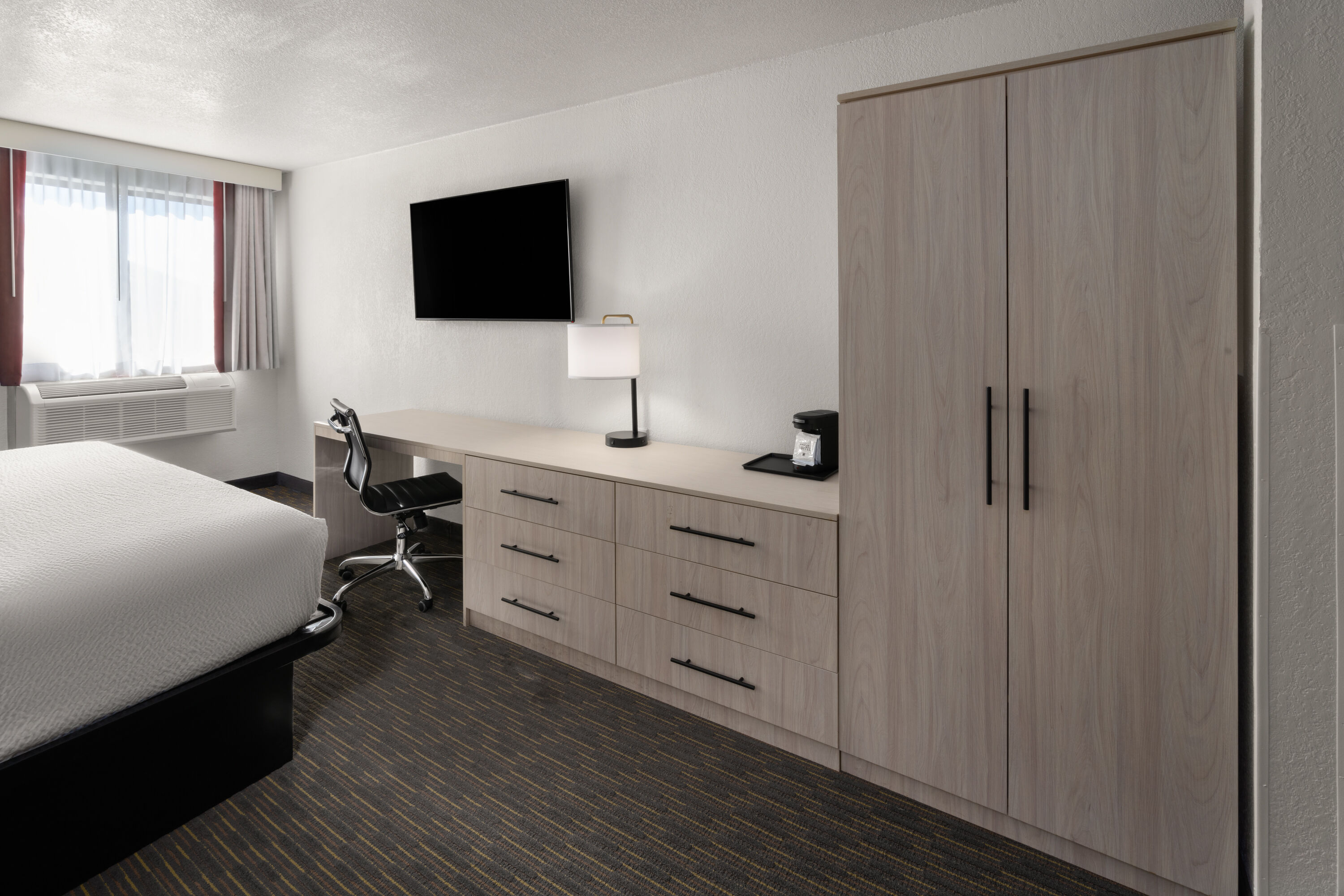 SYLO Hotel Denver Airport, a Ramada by Wyndham suite in Aurora, Colorado