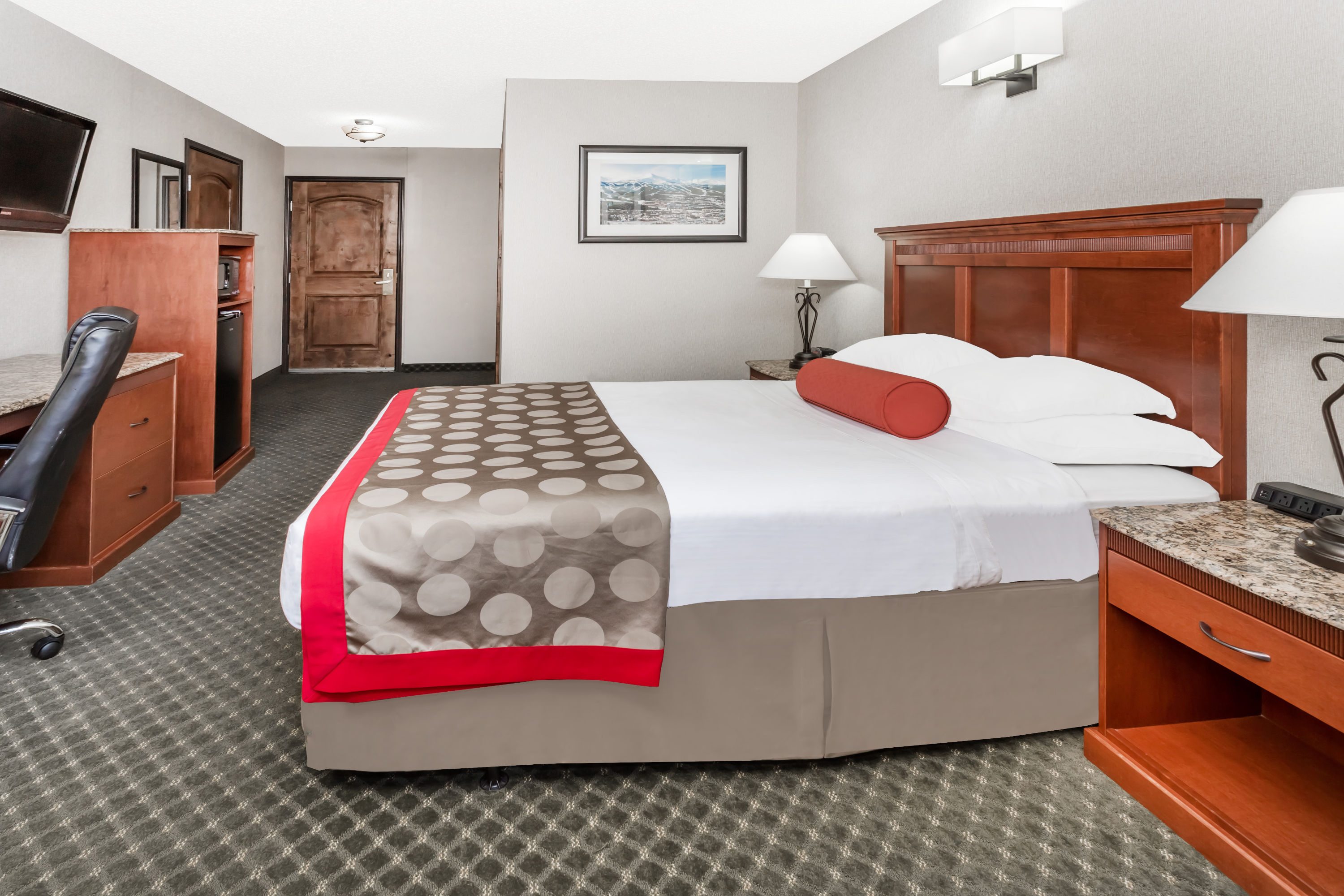 Guest room at the Ramada by Wyndham Frisco in Frisco, Colorado