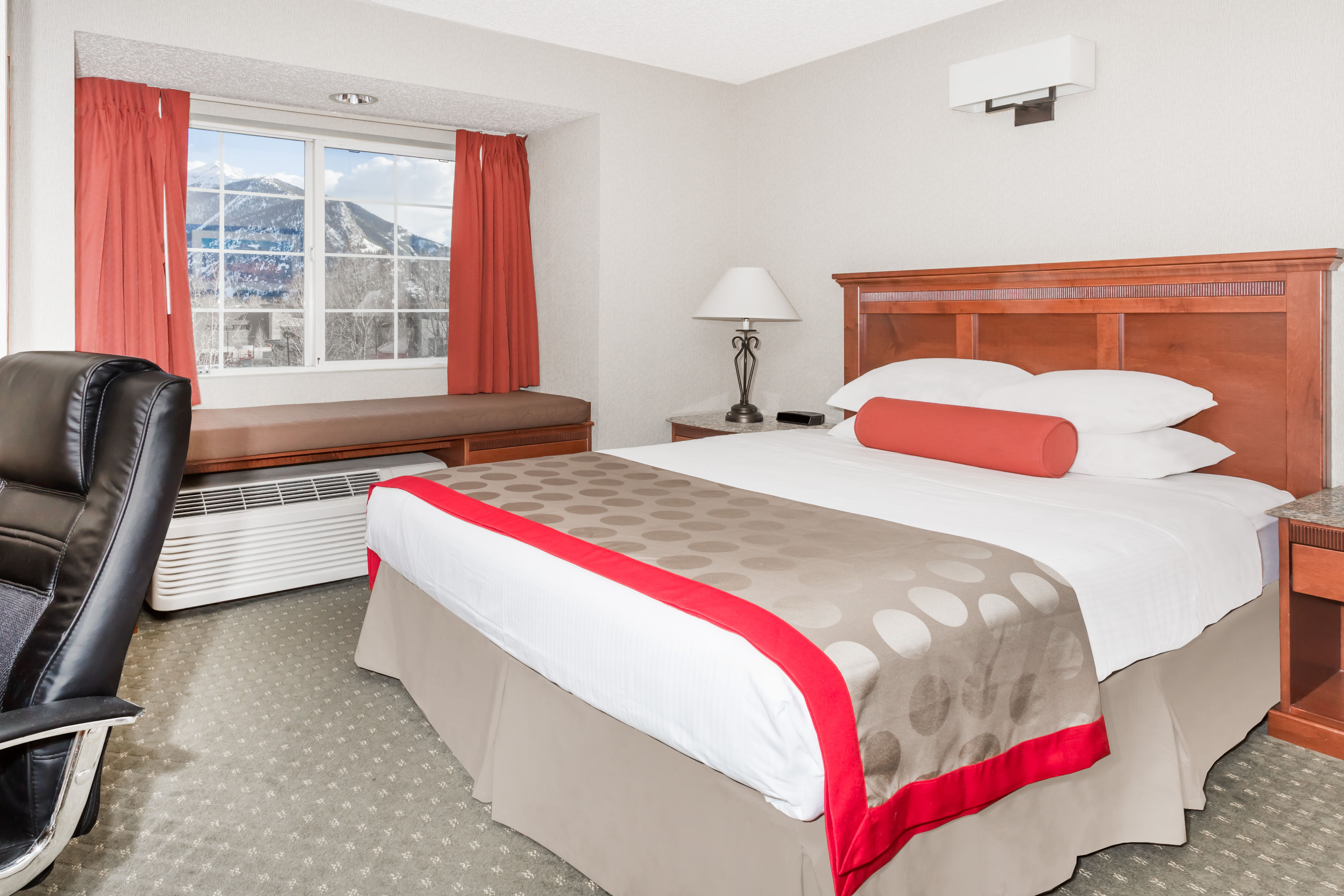 Guest room at the Ramada by Wyndham Frisco in Frisco, Colorado