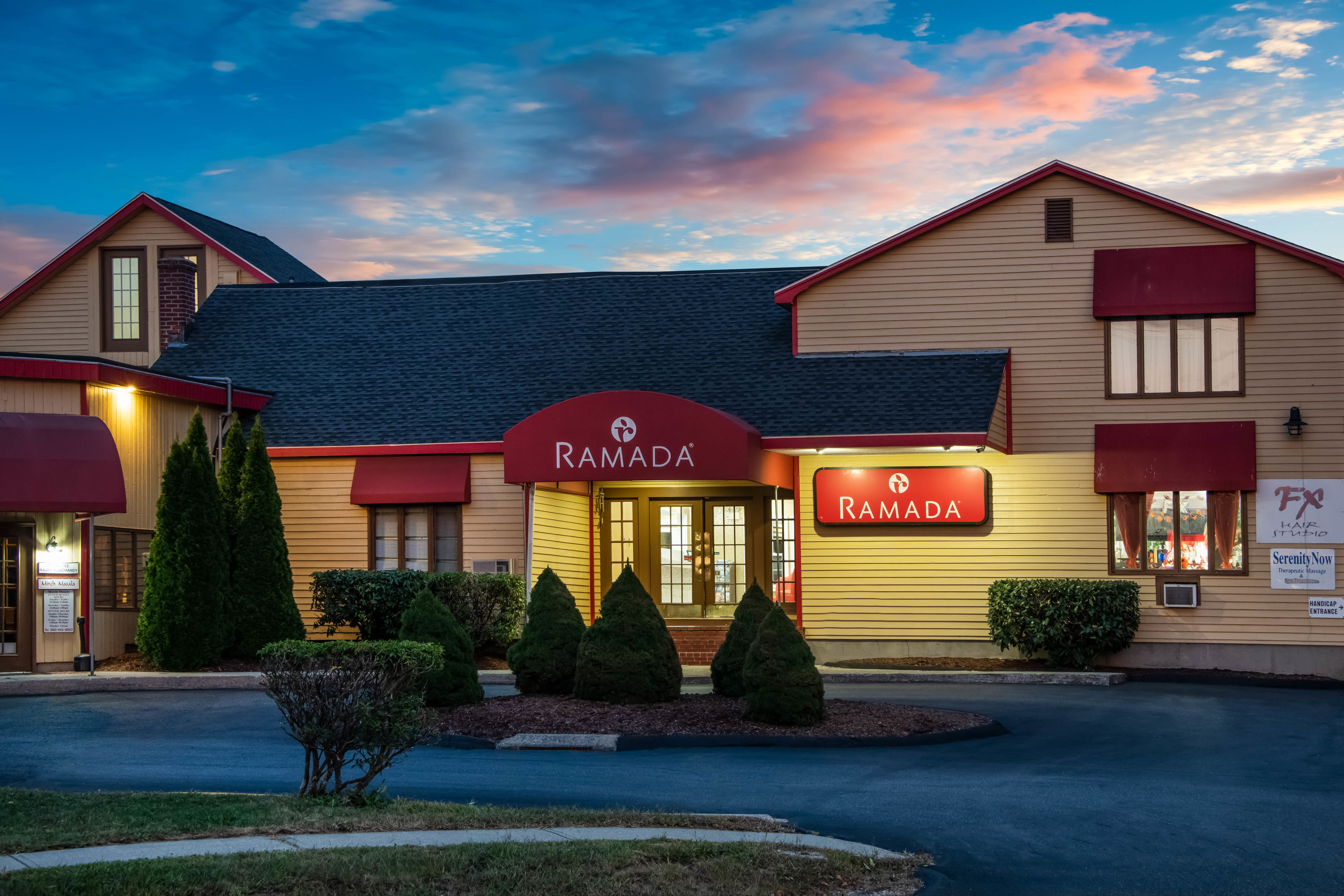 Exterior of Ramada by Wyndham Groton/Mystic hotel in Groton, Connecticut