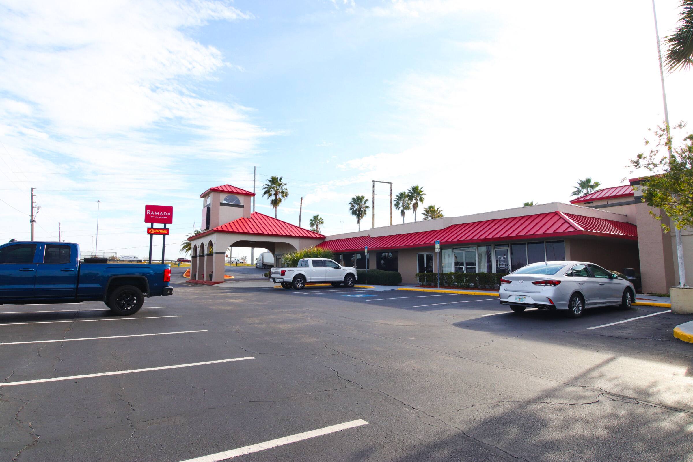 Ramada by Wyndham Davenport Orlando - 48865 Exterior View 5.JPG