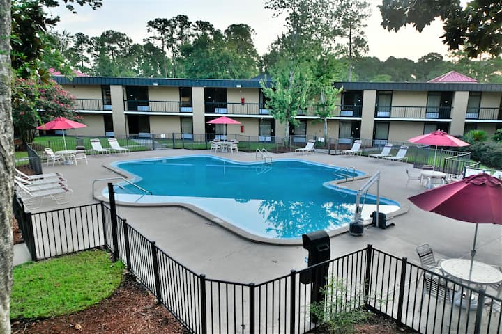Ramada by Wyndham Jacksonville Hotel & Conference Center | Jacksonville, FL  Hotels