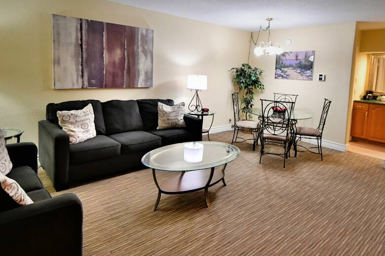 Ramada Jacksonville Hotel & Conference Center suite in Jacksonville, Florida
