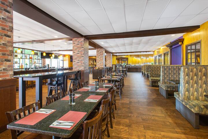 Ramada Tampa Airport Westshore restaurant in Tampa, Florida