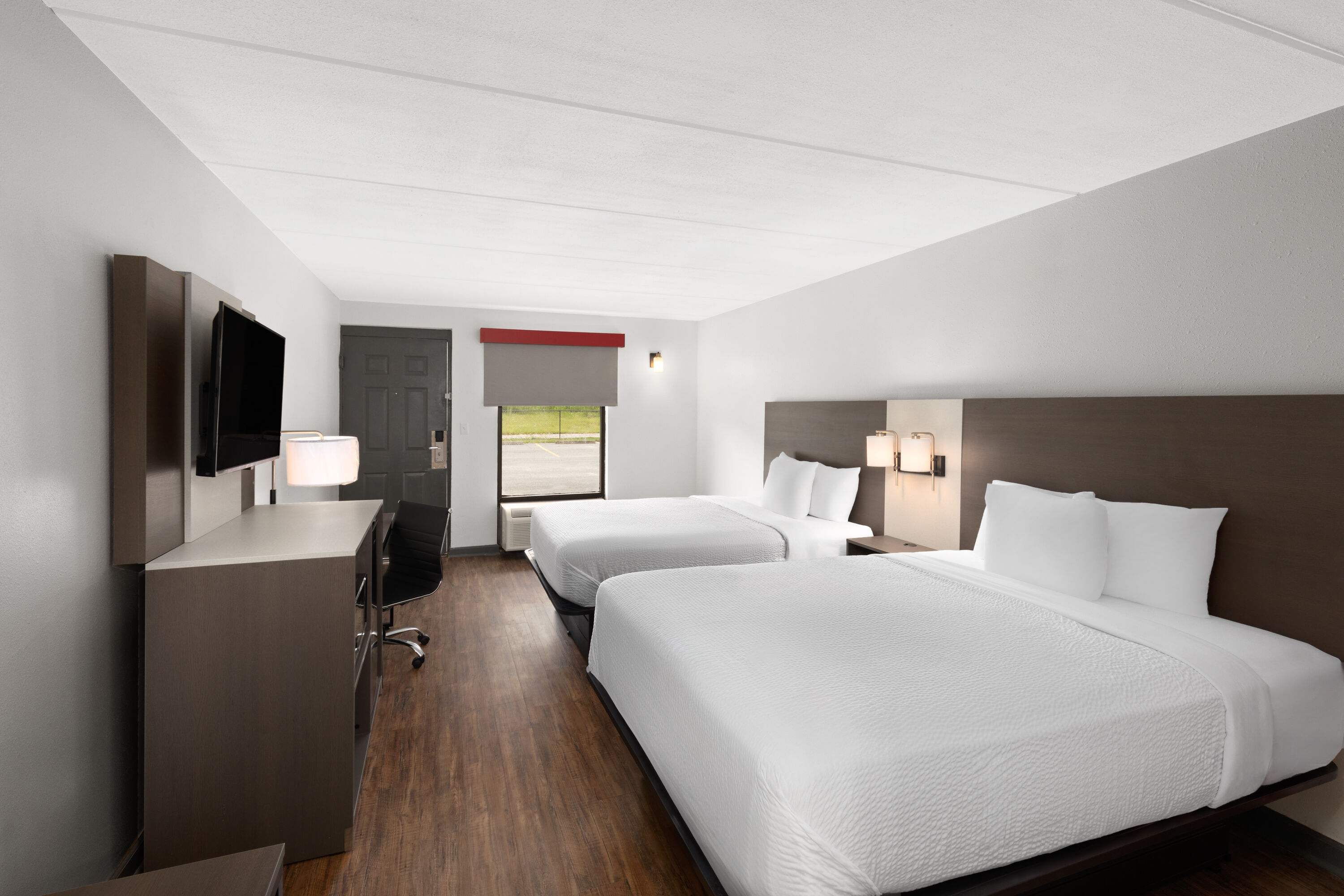 Guest room at the Ramada by Wyndham Bainbridge in Bainbridge, Georgia