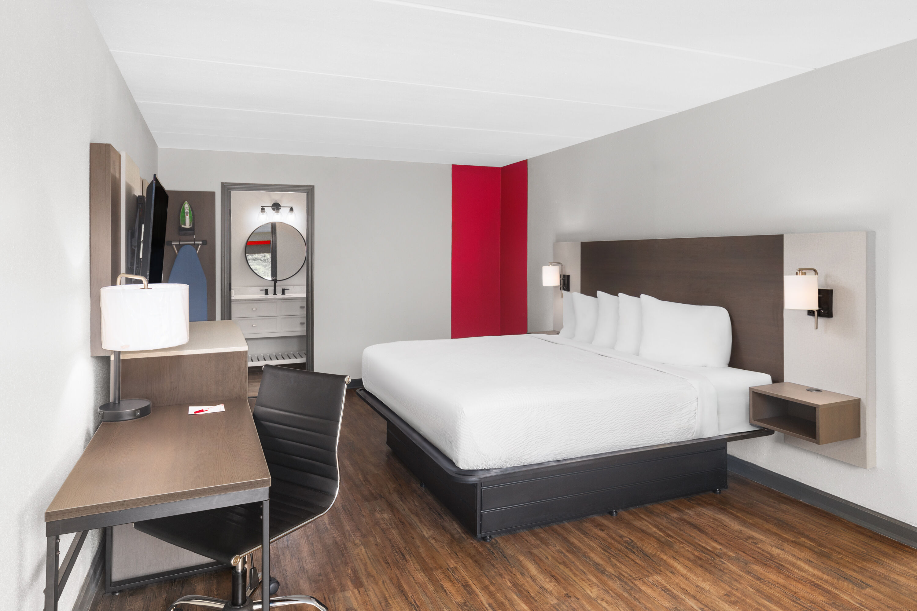 Guest room at the Ramada by Wyndham Bainbridge in Bainbridge, Georgia