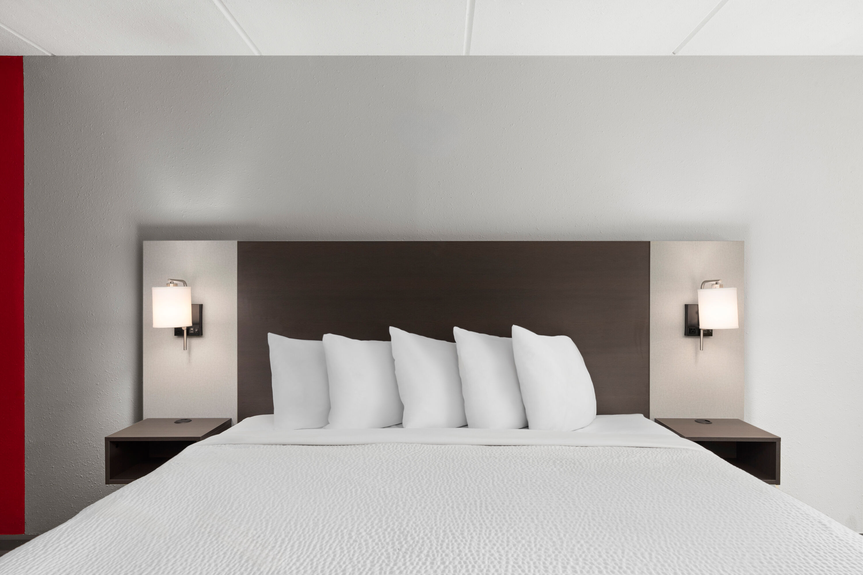 Guest room at the Ramada by Wyndham Bainbridge in Bainbridge, Georgia