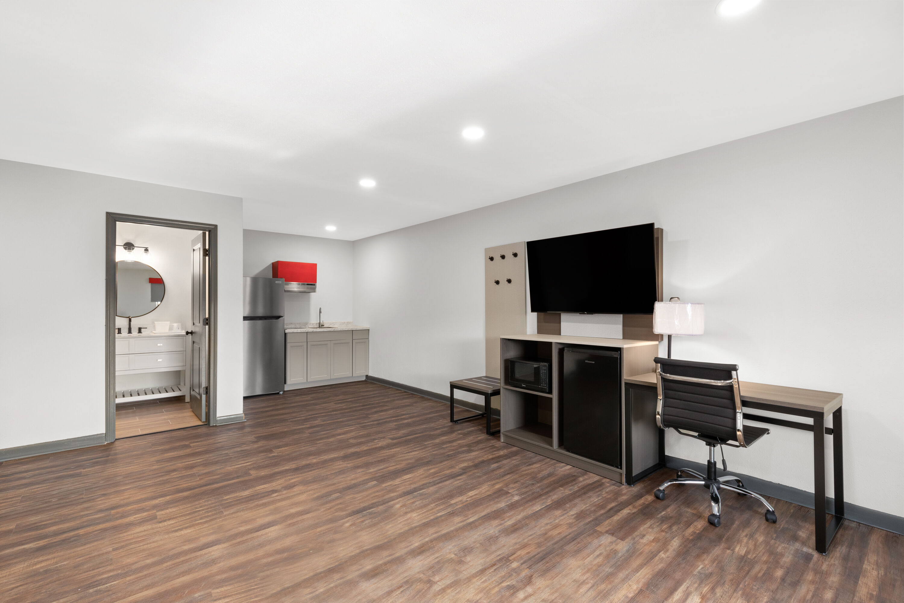 Ramada by Wyndham Bainbridge suite in Bainbridge, Georgia