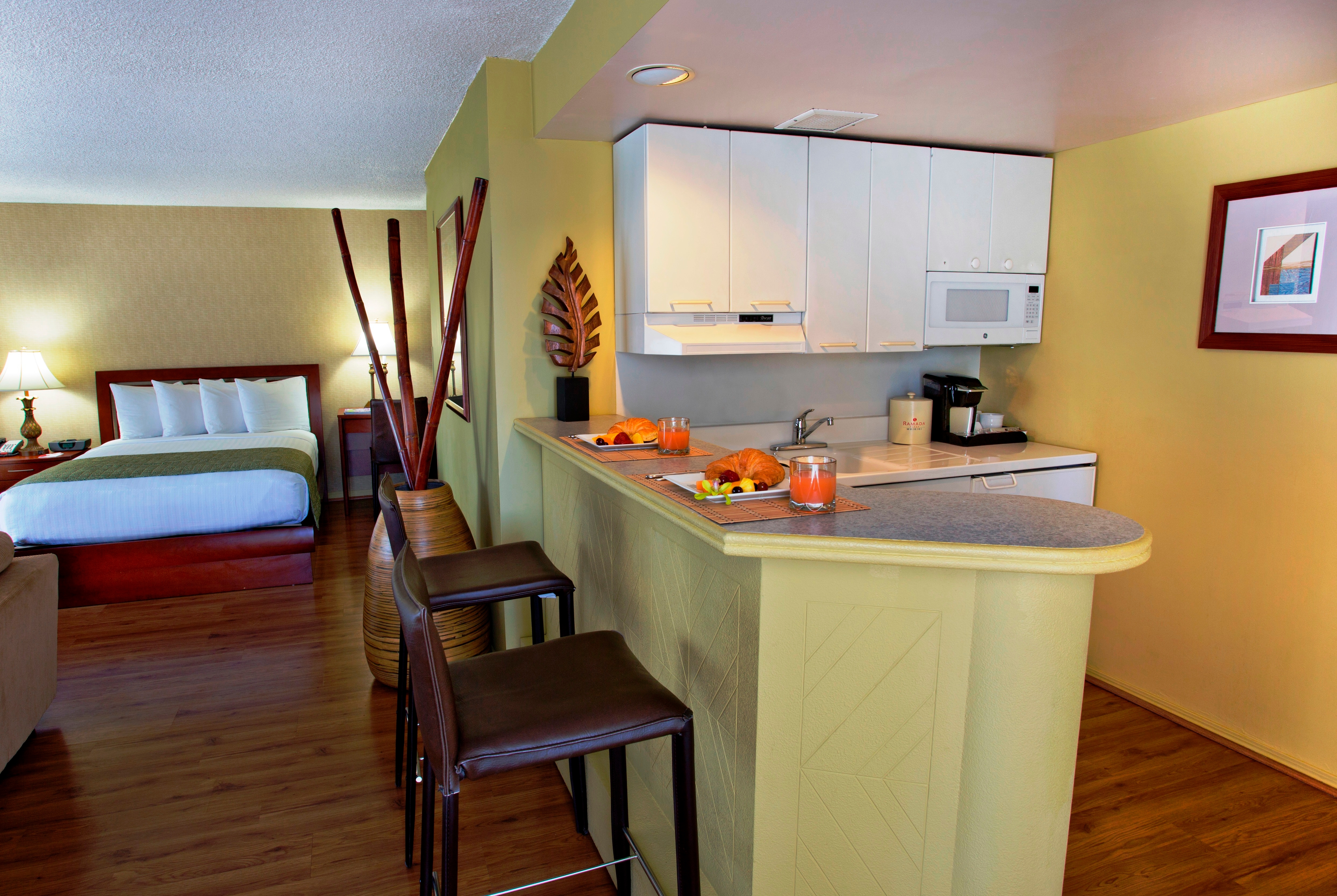 Ramada Plaza By Wyndham Waikiki Honolulu Hi Hotels What is the closest airport to ramada plaza by wyndham waikiki? ramada plaza by wyndham waikiki
