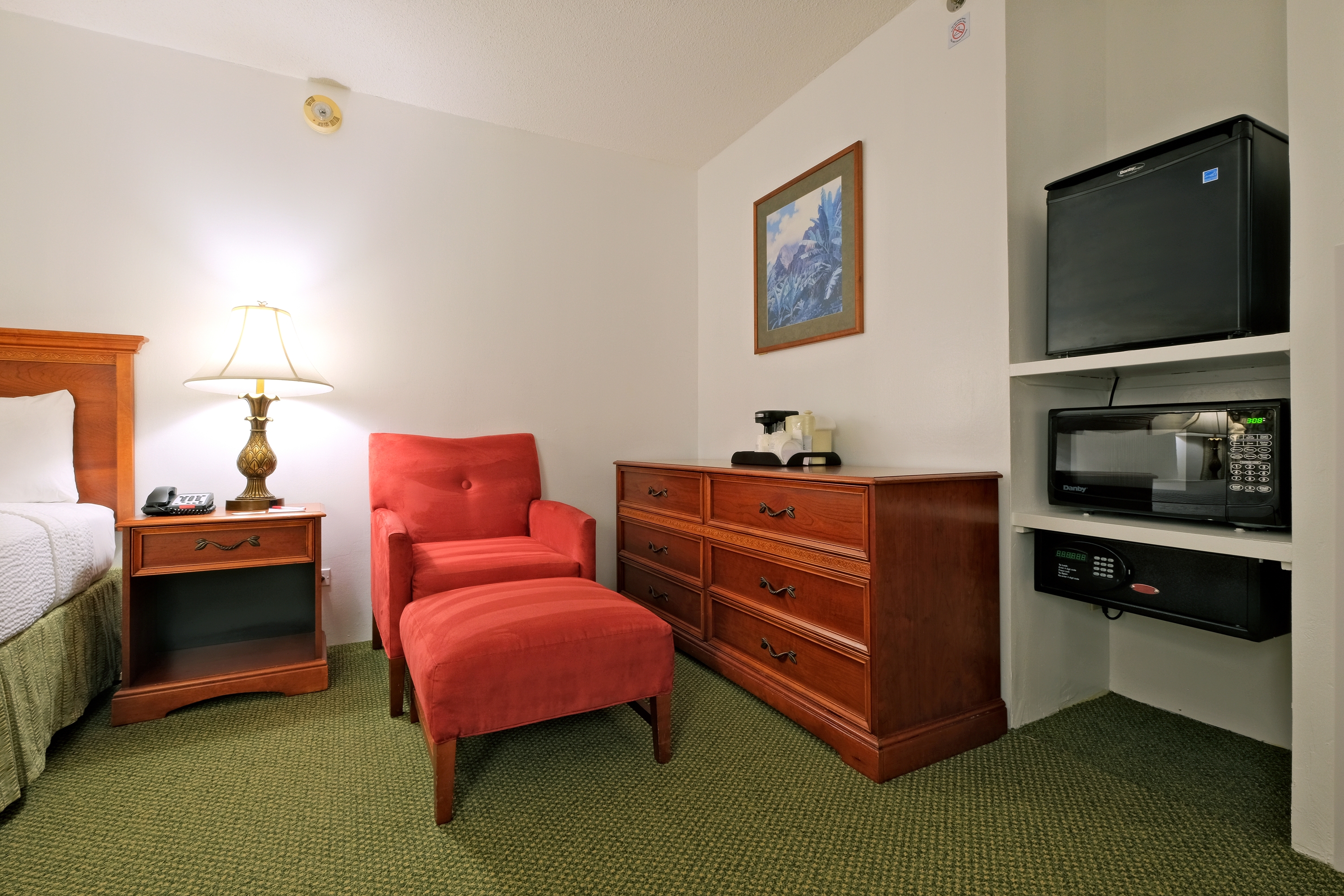 Guest room feature at the Ramada Plaza by Wyndham Waikiki in Honolulu, Hawaii