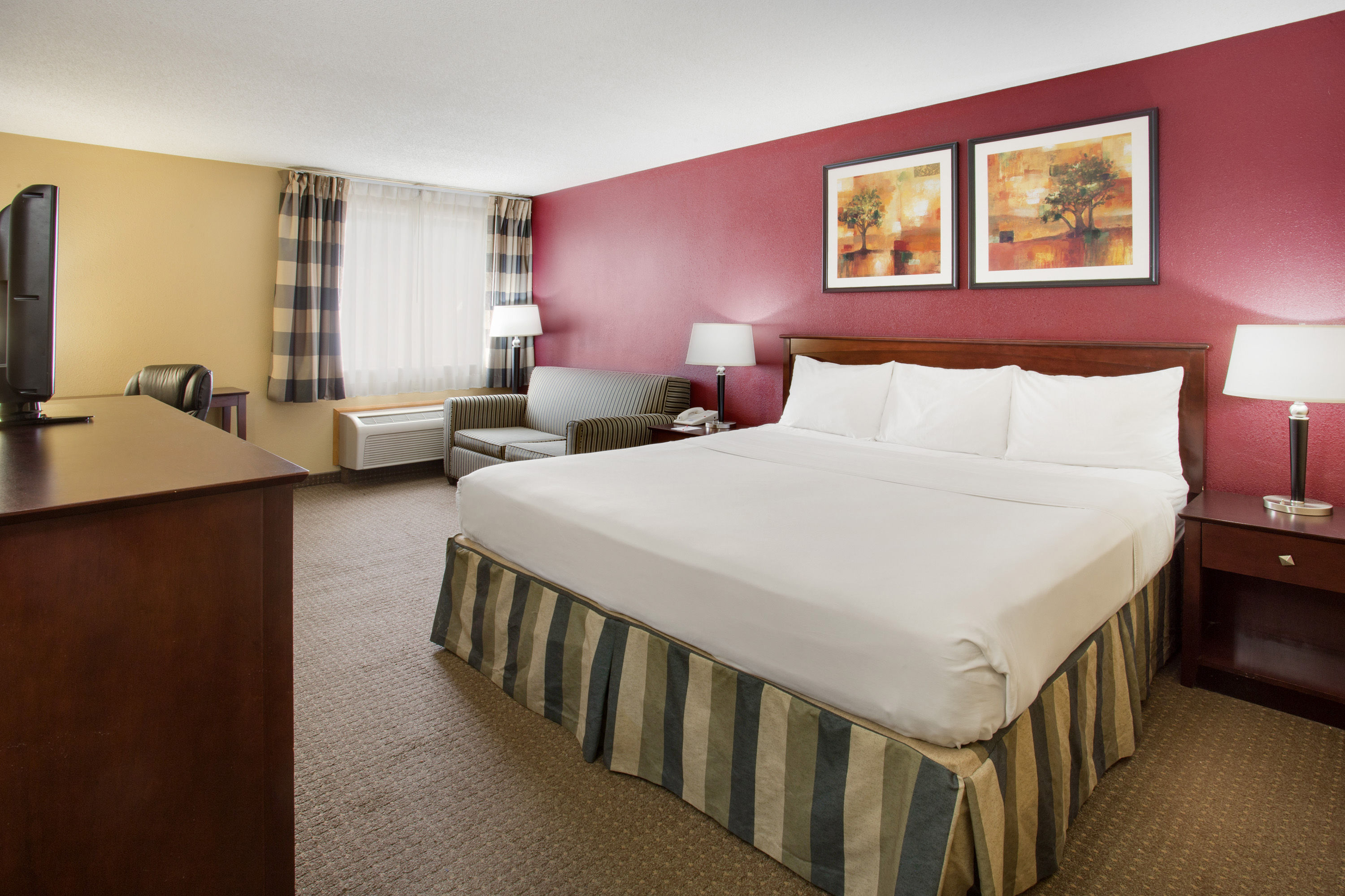 Ramada by Wyndham Bettendorf suite in Bettendorf, Iowa