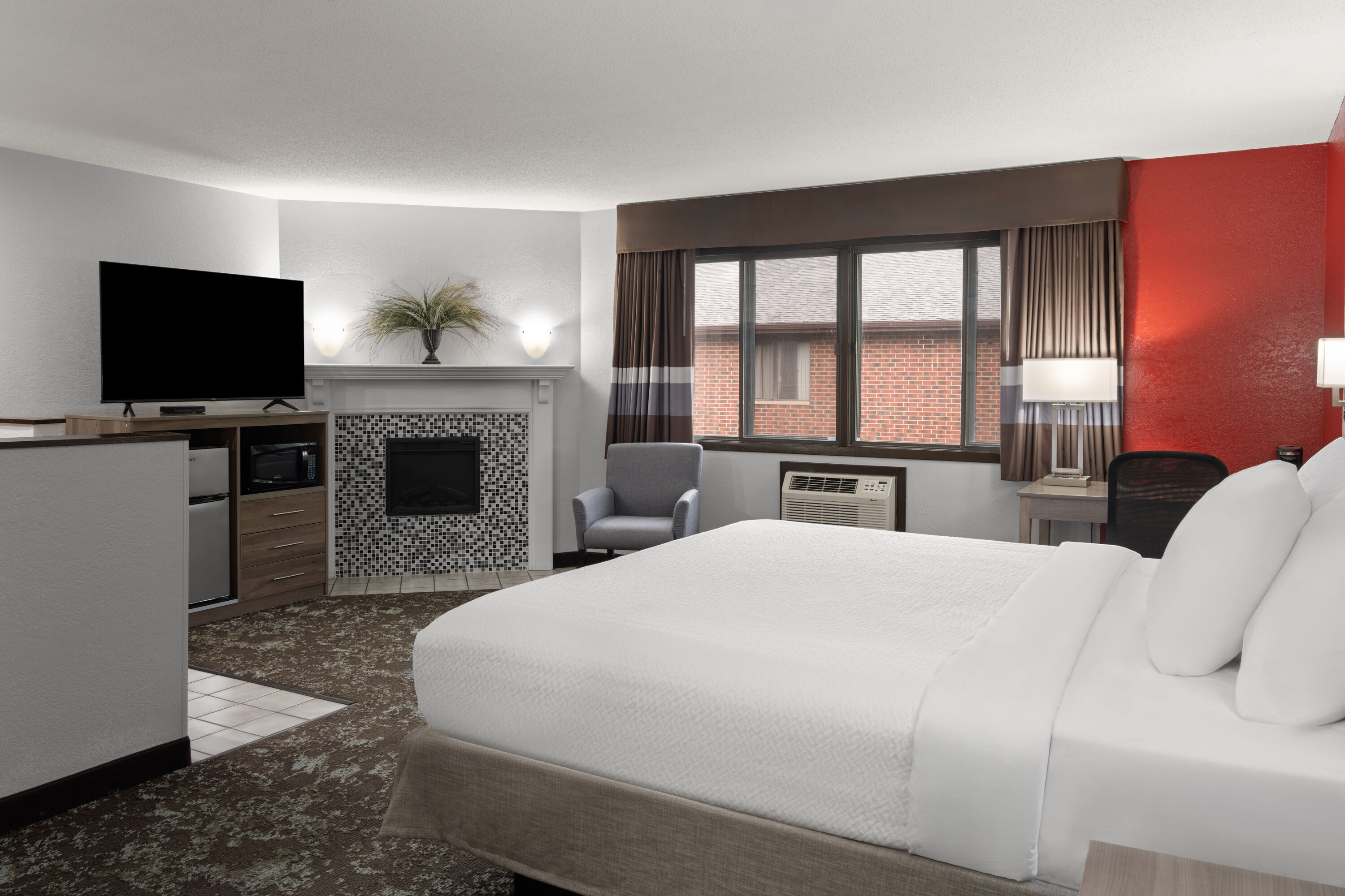 Ramada by Wyndham Cedar Rapids South suite in Cedar Rapids, Iowa