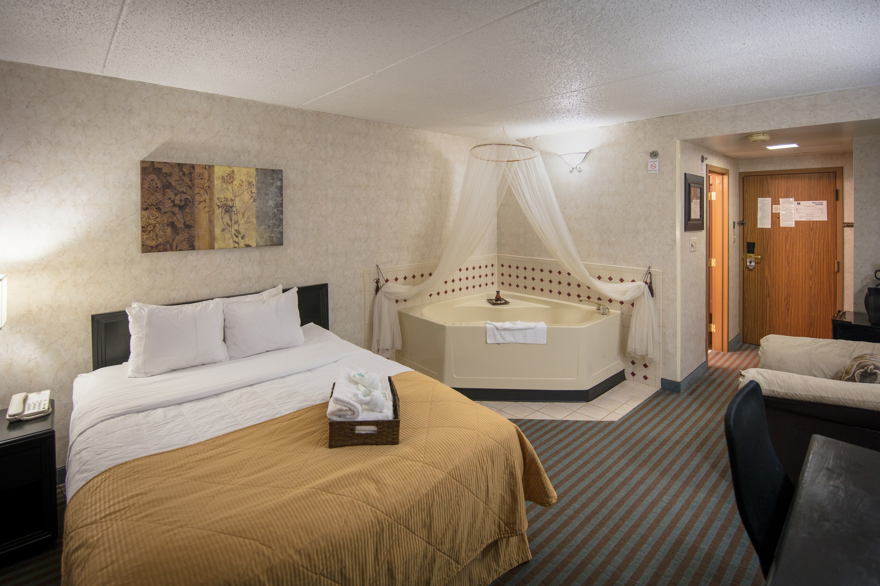 Ramada by Wyndham Cedar Rapids Cedar Rapids, IA Hotels