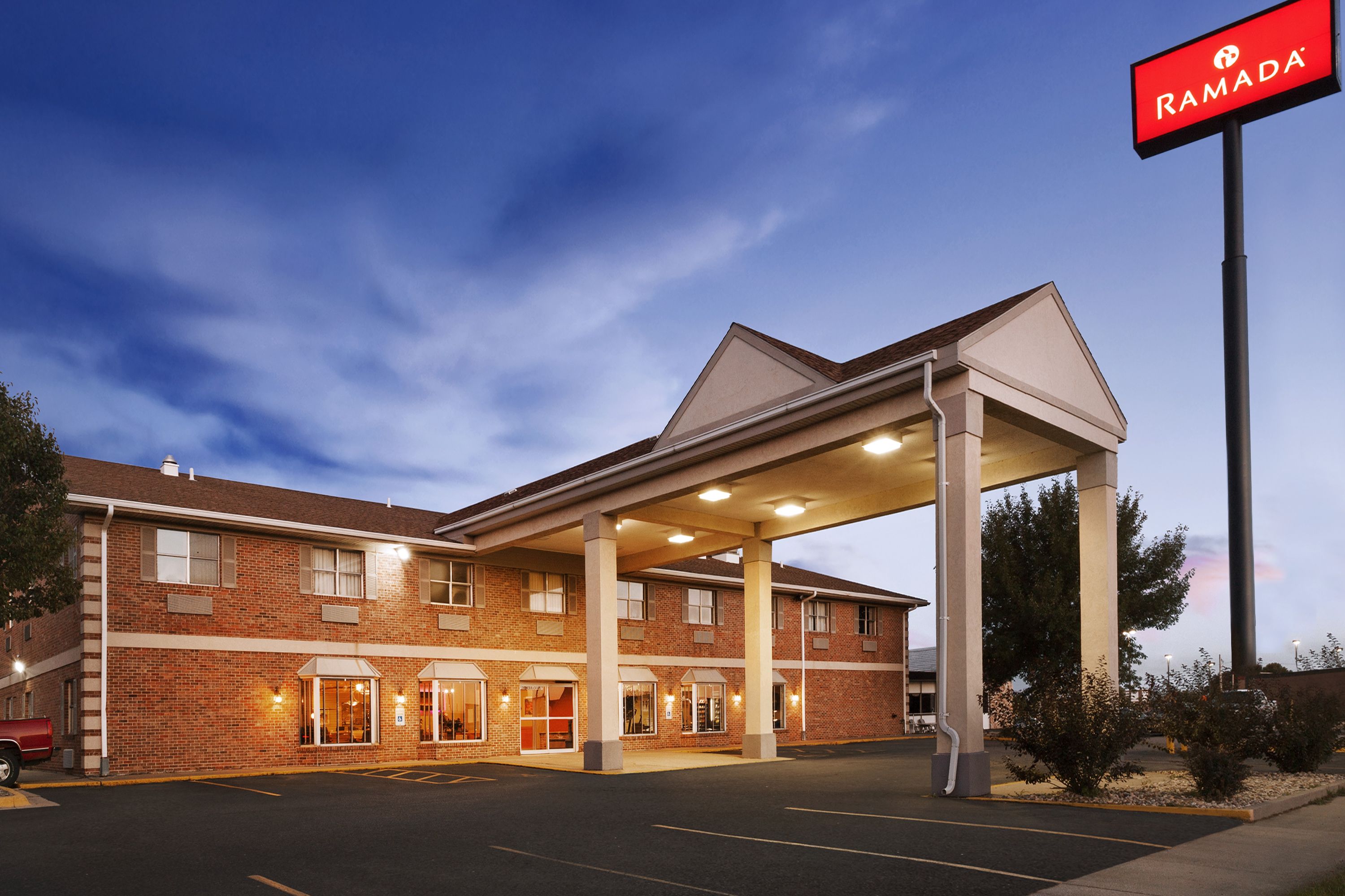 Ramada Wyndham Sioux City Sioux City  Hotels