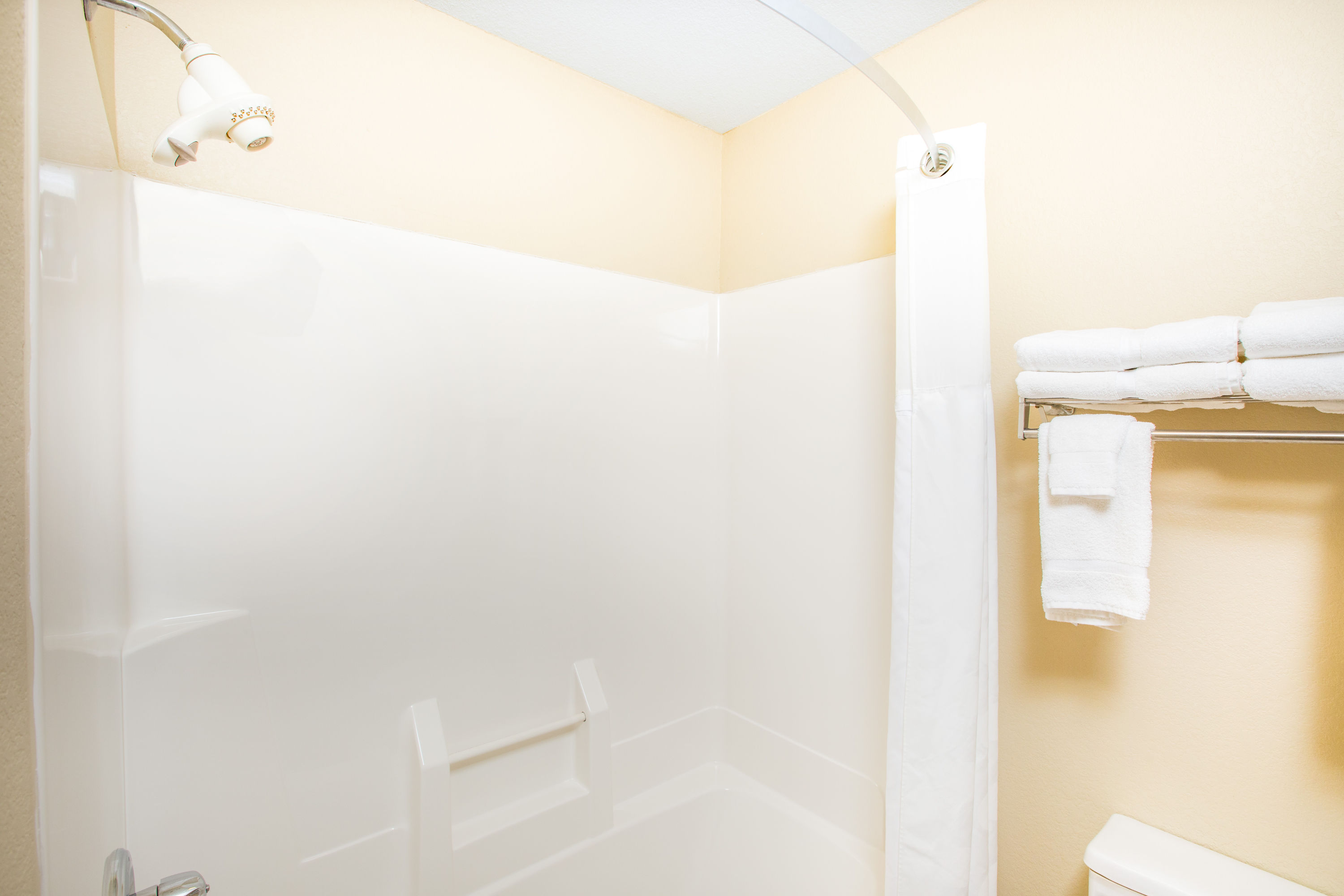 Guest room bath at the Ramada by Wyndham Spirit Lake/Okoboji in Spirit Lake, Iowa