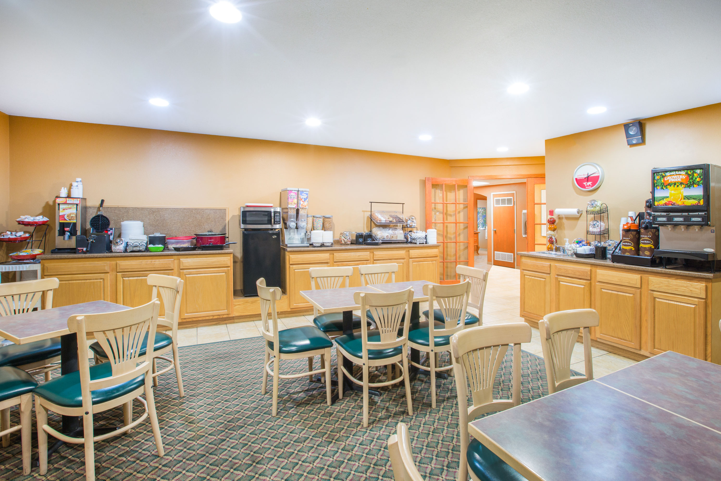 Free breakfast at Ramada by Wyndham Spirit Lake/Okoboji in Spirit Lake, Iowa