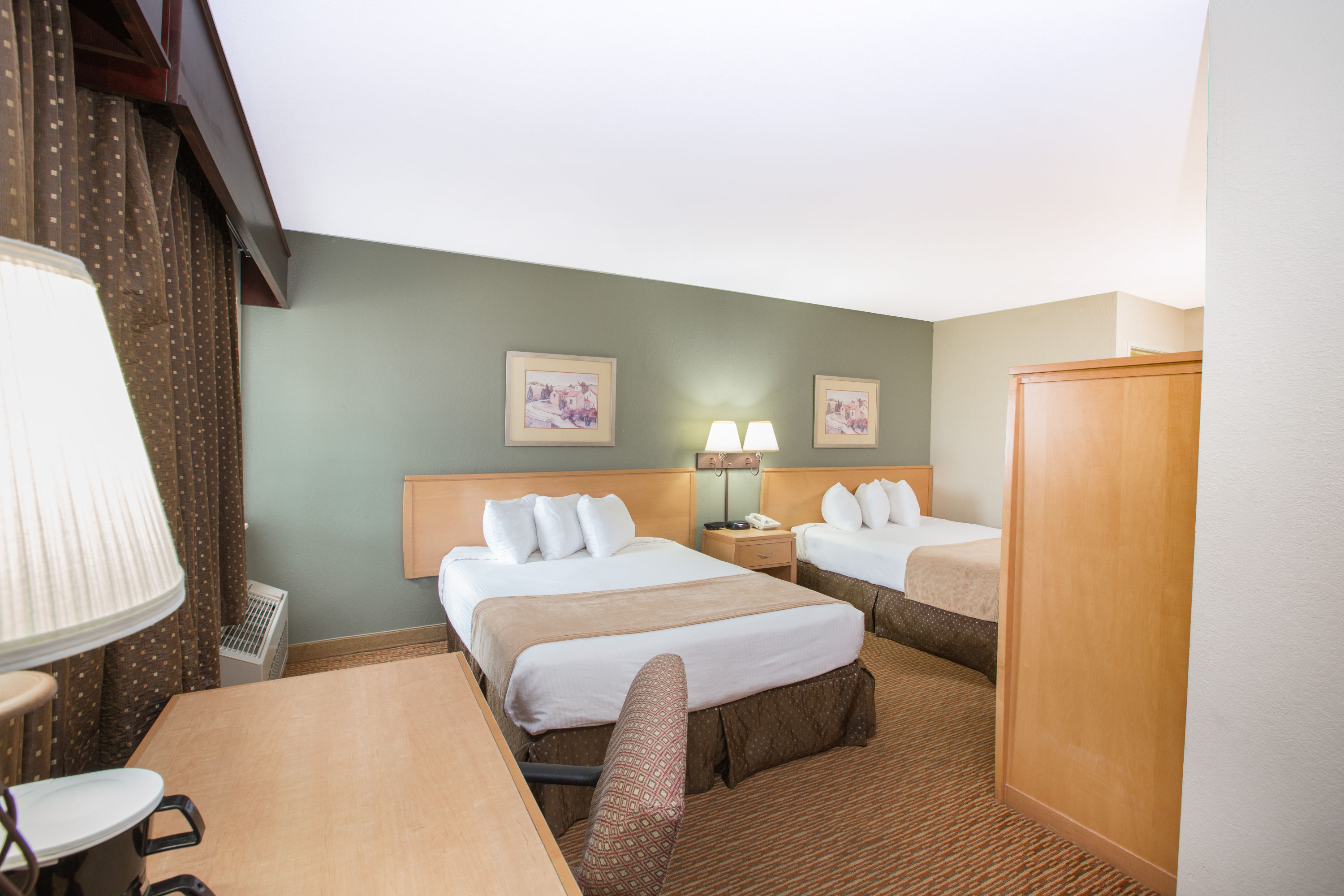 Guest room at the Ramada by Wyndham Spirit Lake/Okoboji in Spirit Lake, Iowa
