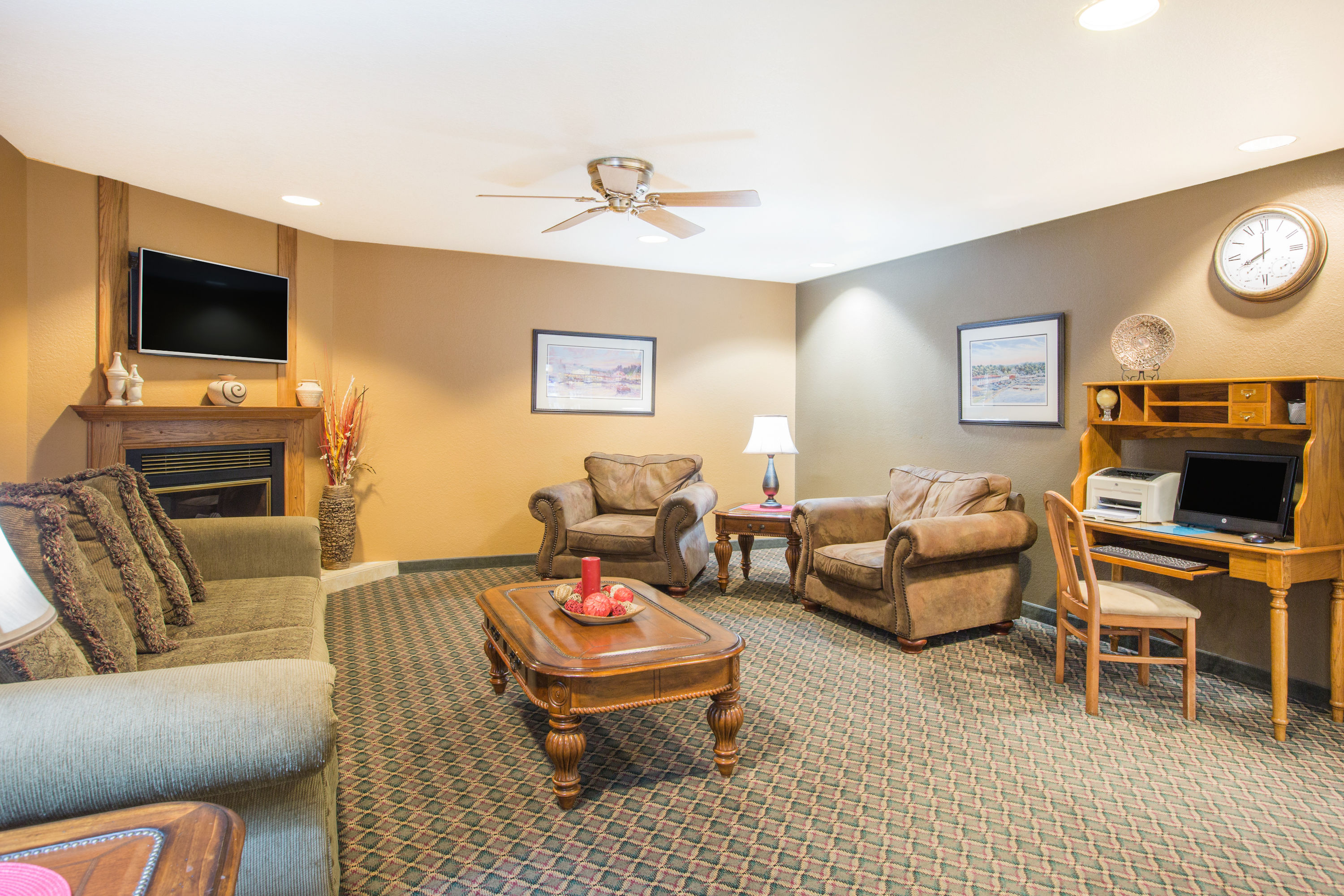 Ramada by Wyndham Spirit Lake/Okoboji Spirit Lake, IA Hotels