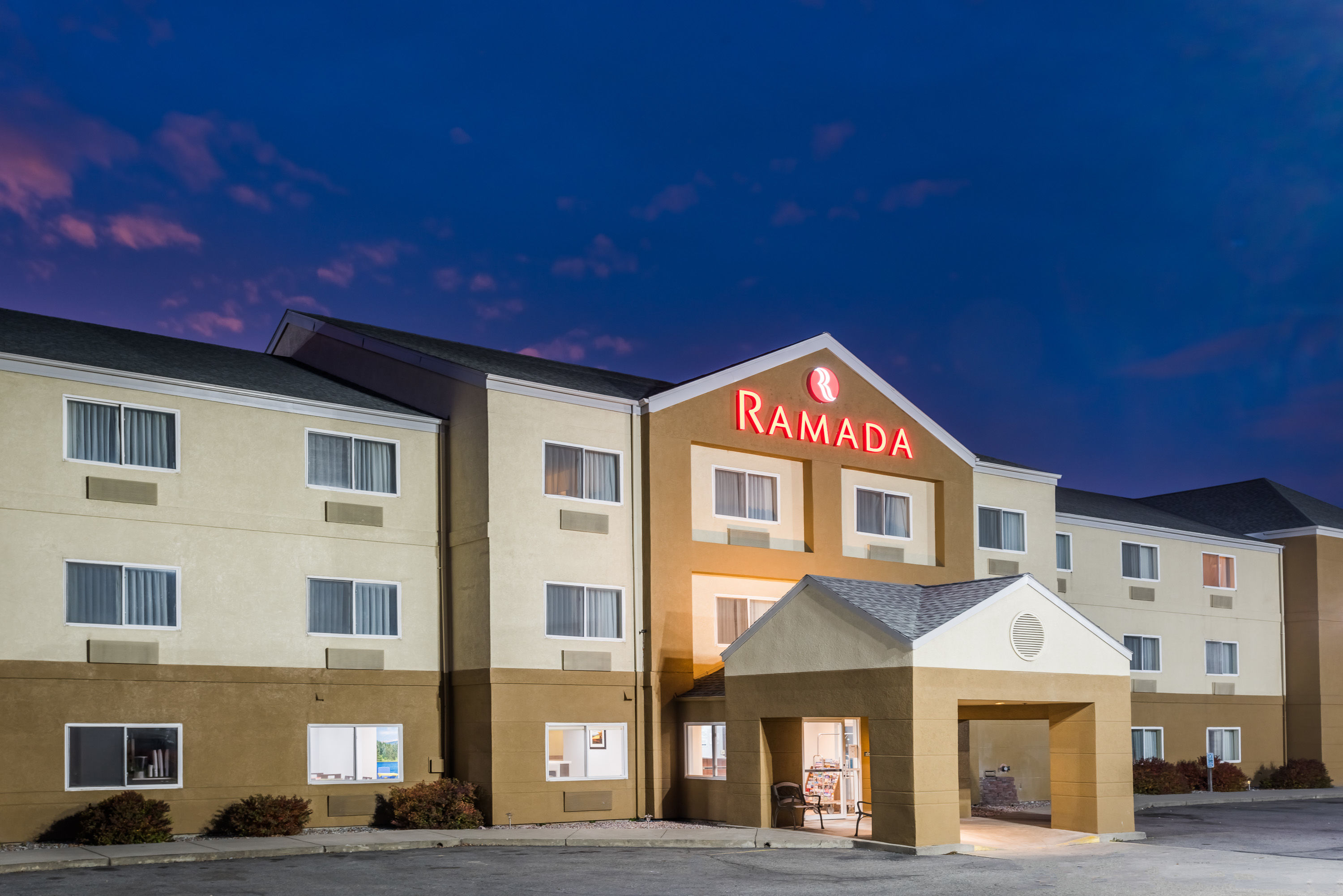 Exterior Dusk Image of Ramada by Wyndham Coeur d'Alene hotel in Coeur D Alene, Idaho