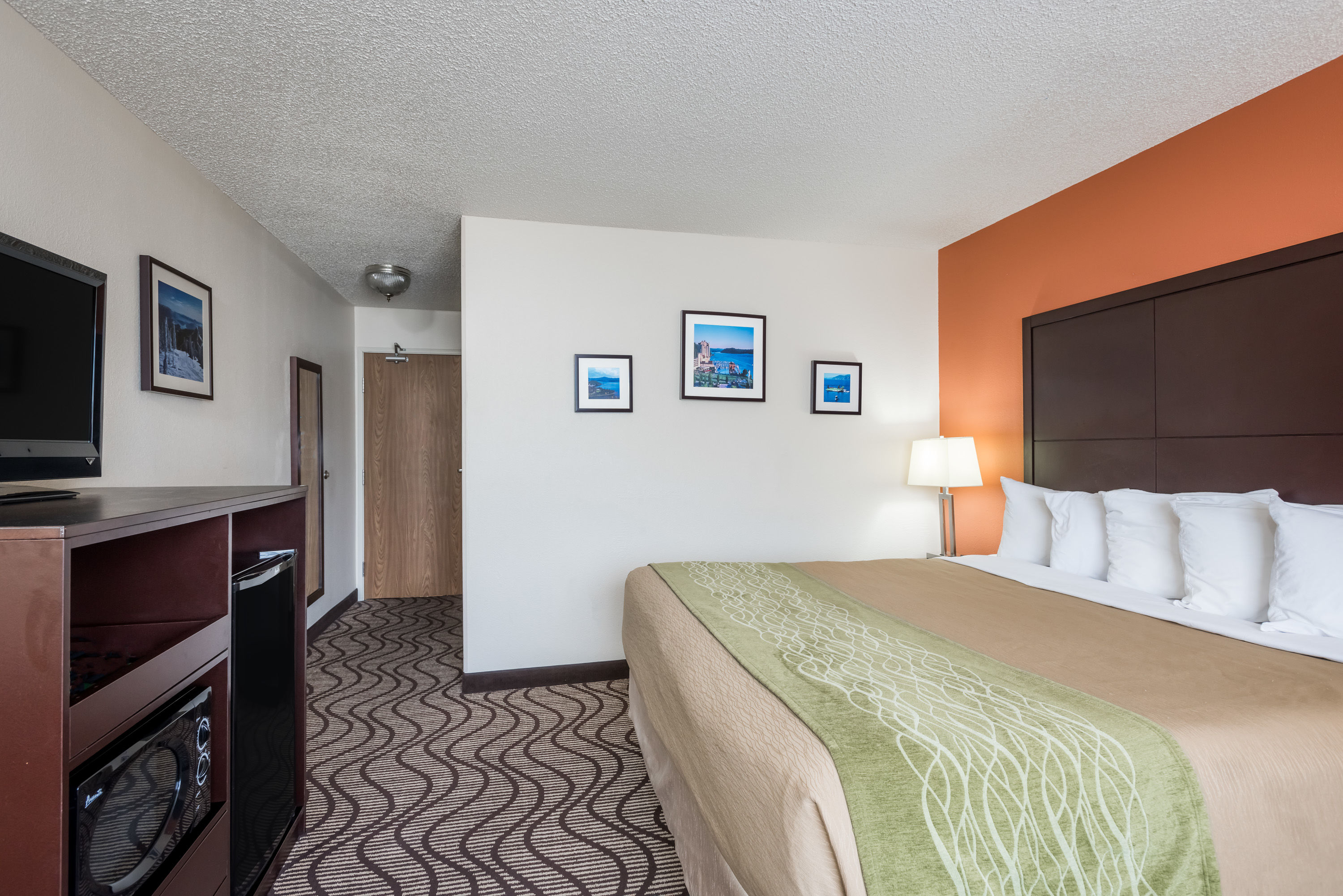 Guest room at the Ramada by Wyndham Coeur d'Alene in Coeur D Alene, Idaho