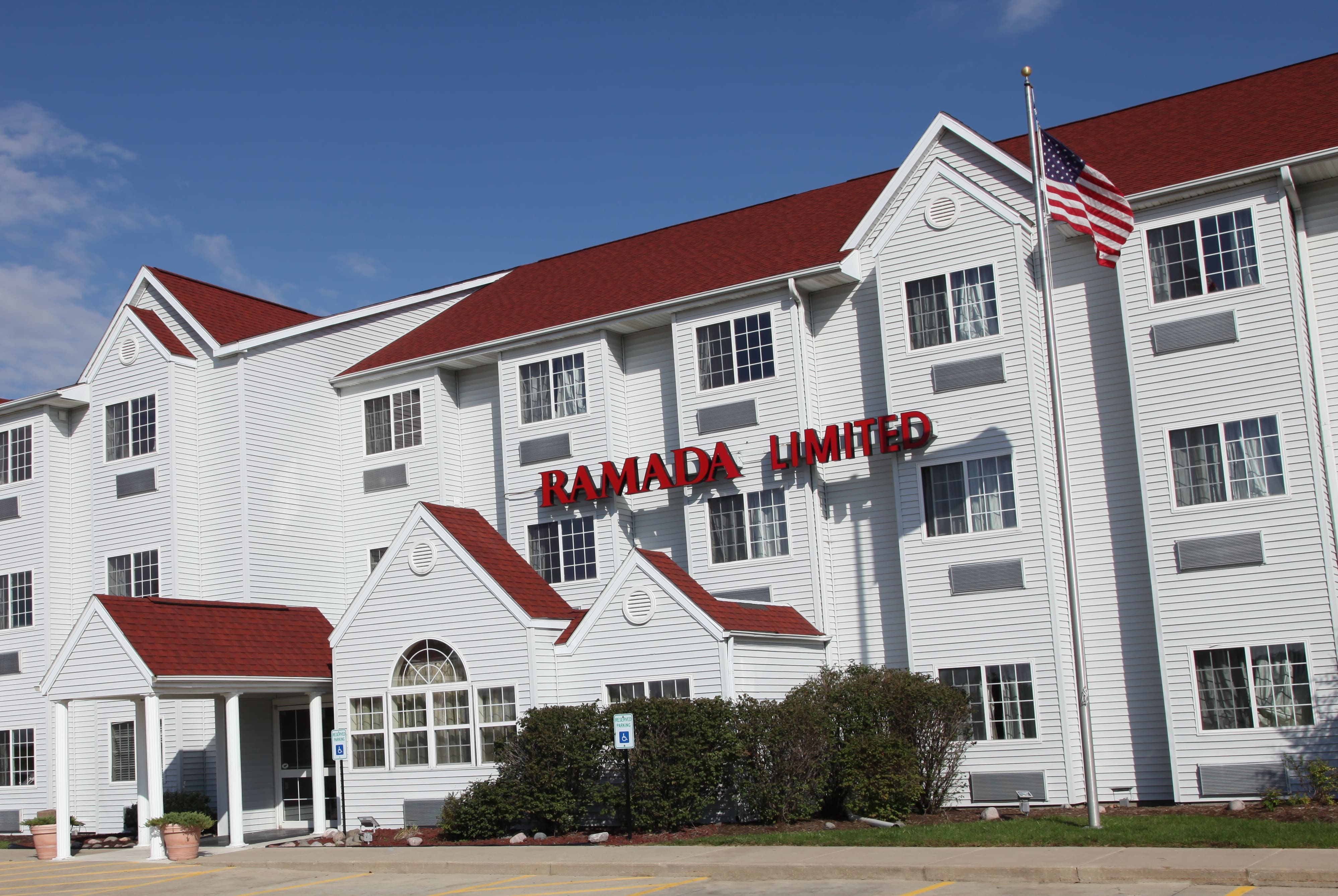 Ramada Limited Bloomington Bloomington Il Hotels