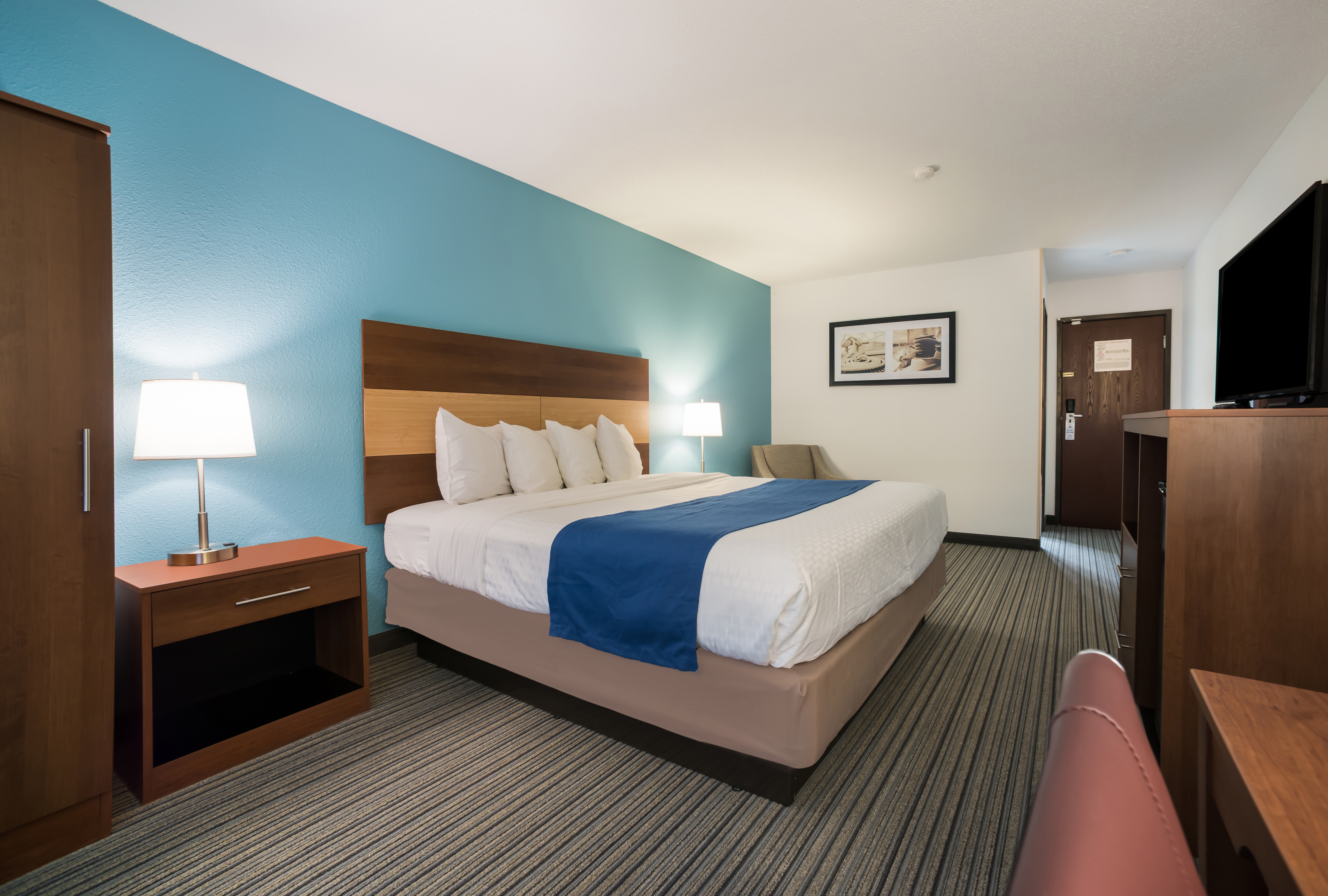 Guest room at the Ramada by Wyndham Effingham in Effingham, Illinois