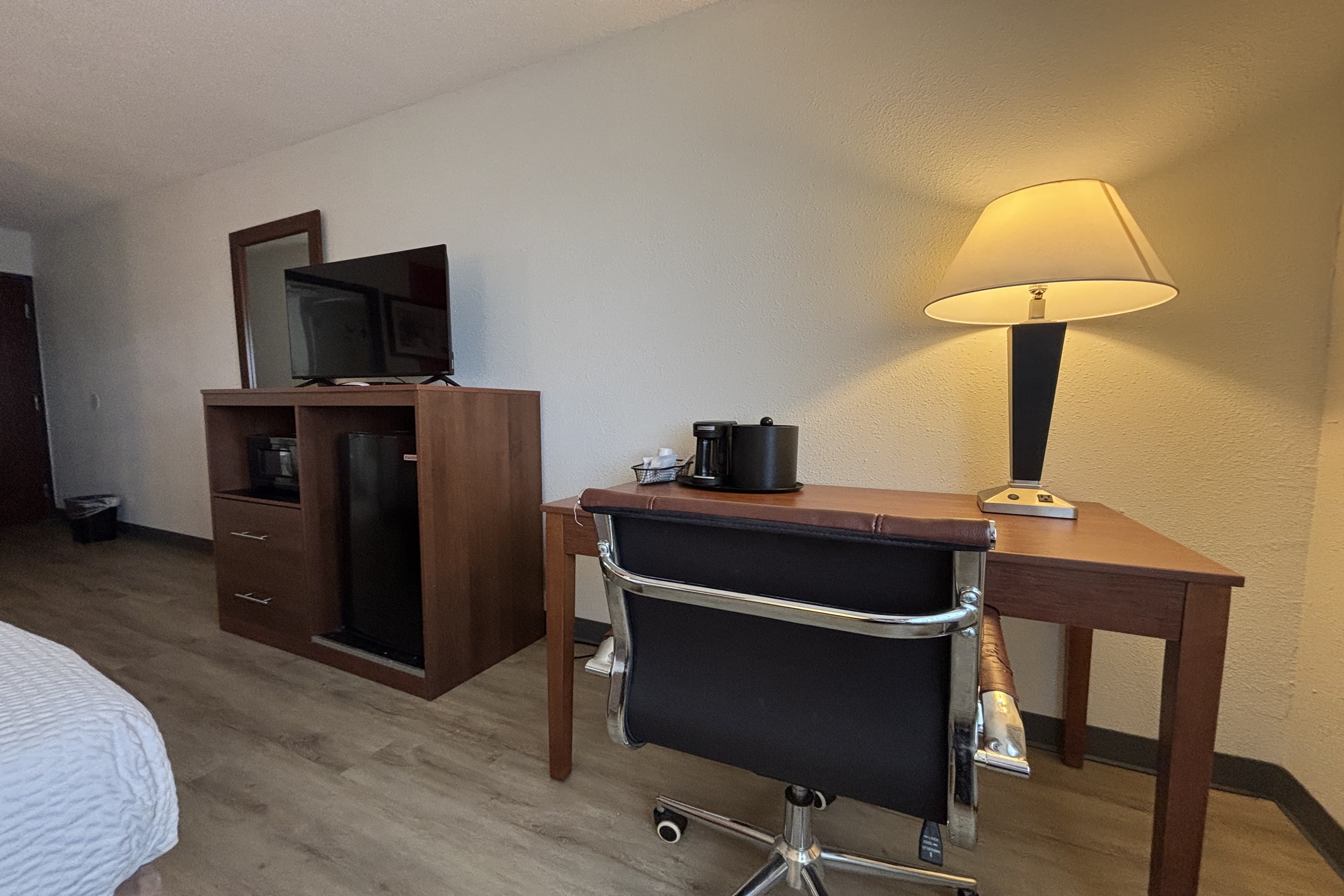 Guest room at the Ramada by Wyndham Effingham in Effingham, Illinois