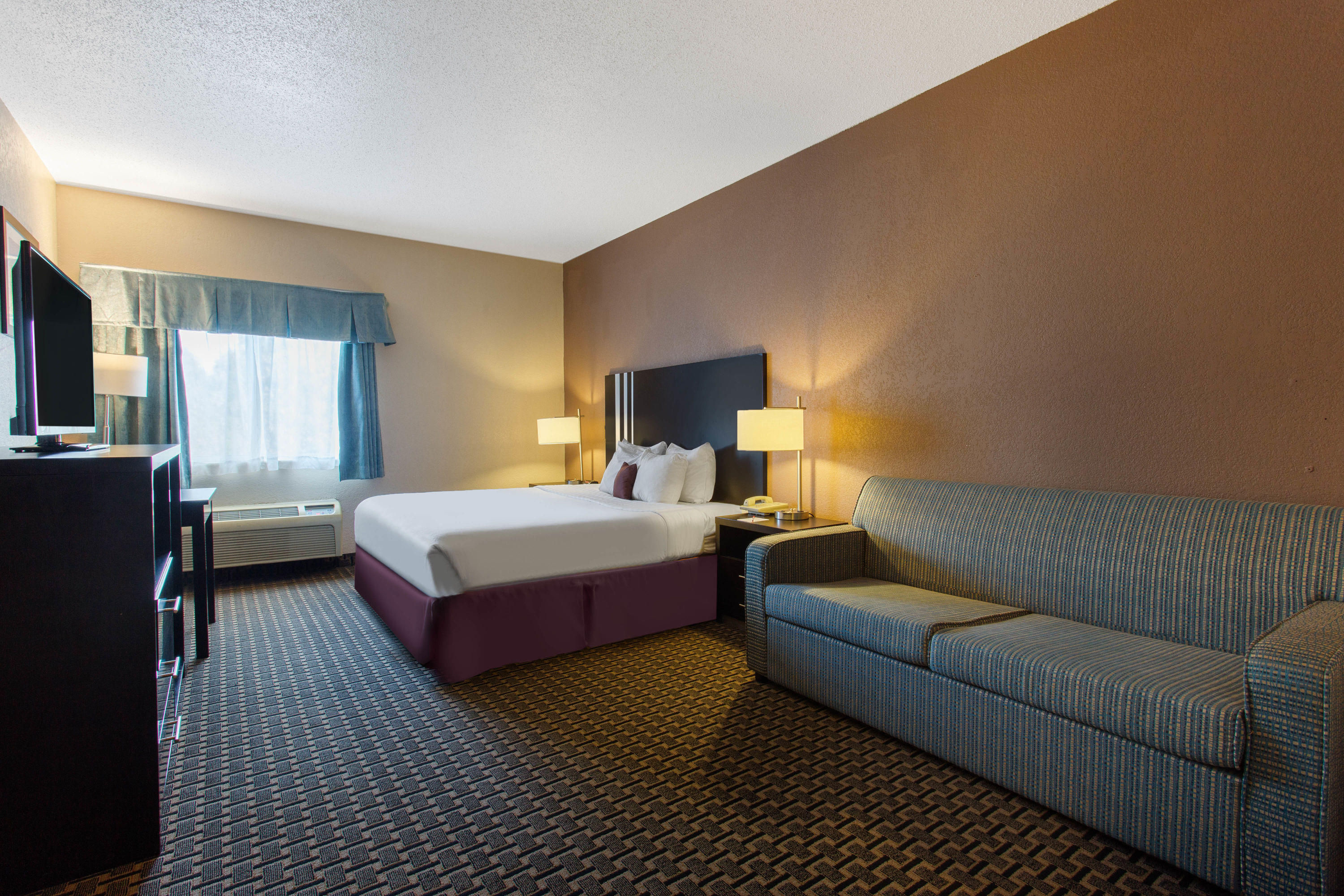 Ramada By Wyndham Glendale Heights Lombard Glendale