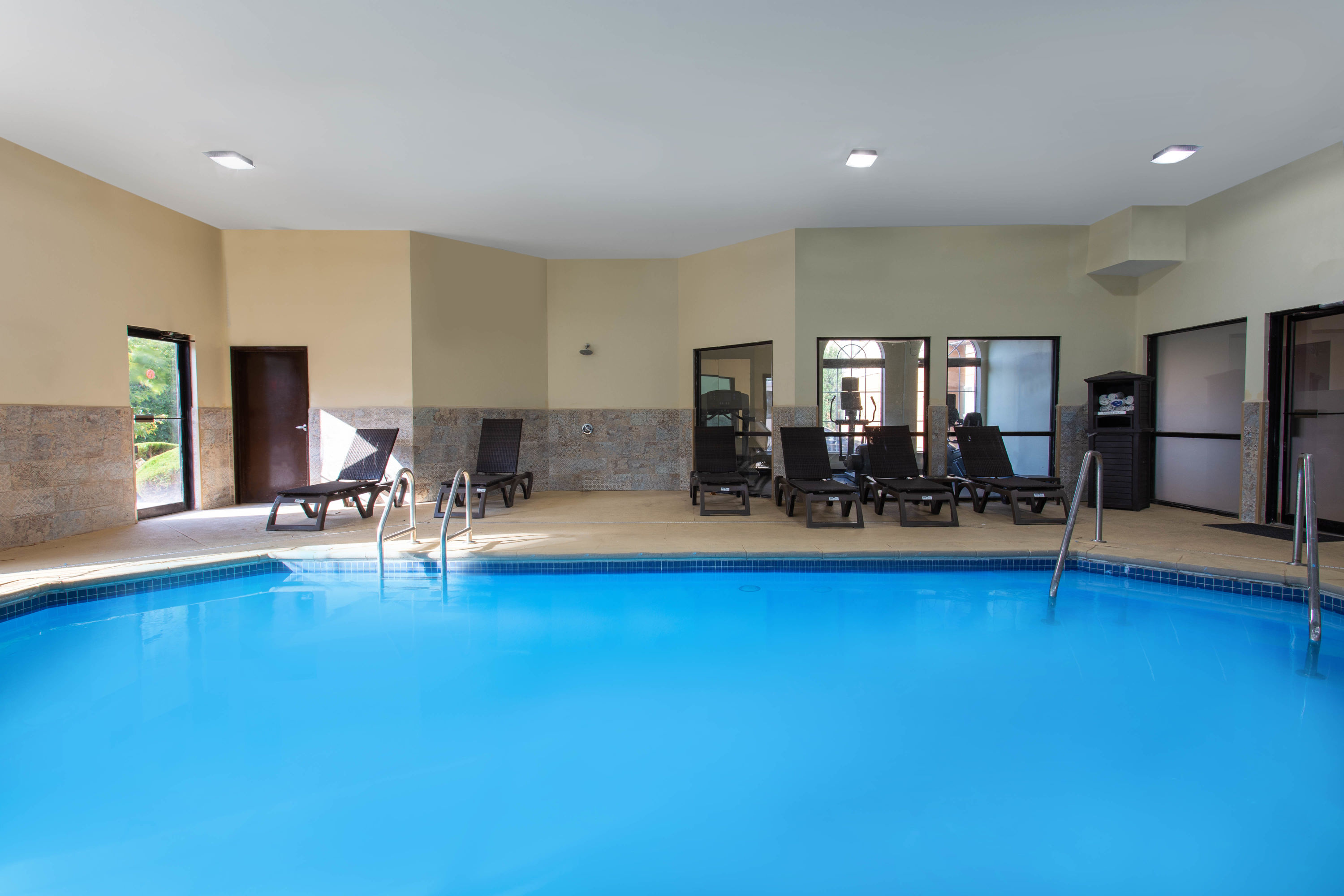 Ramada by Wyndham Glendale Heights/Lombard Glendale Heights IL Hotels
