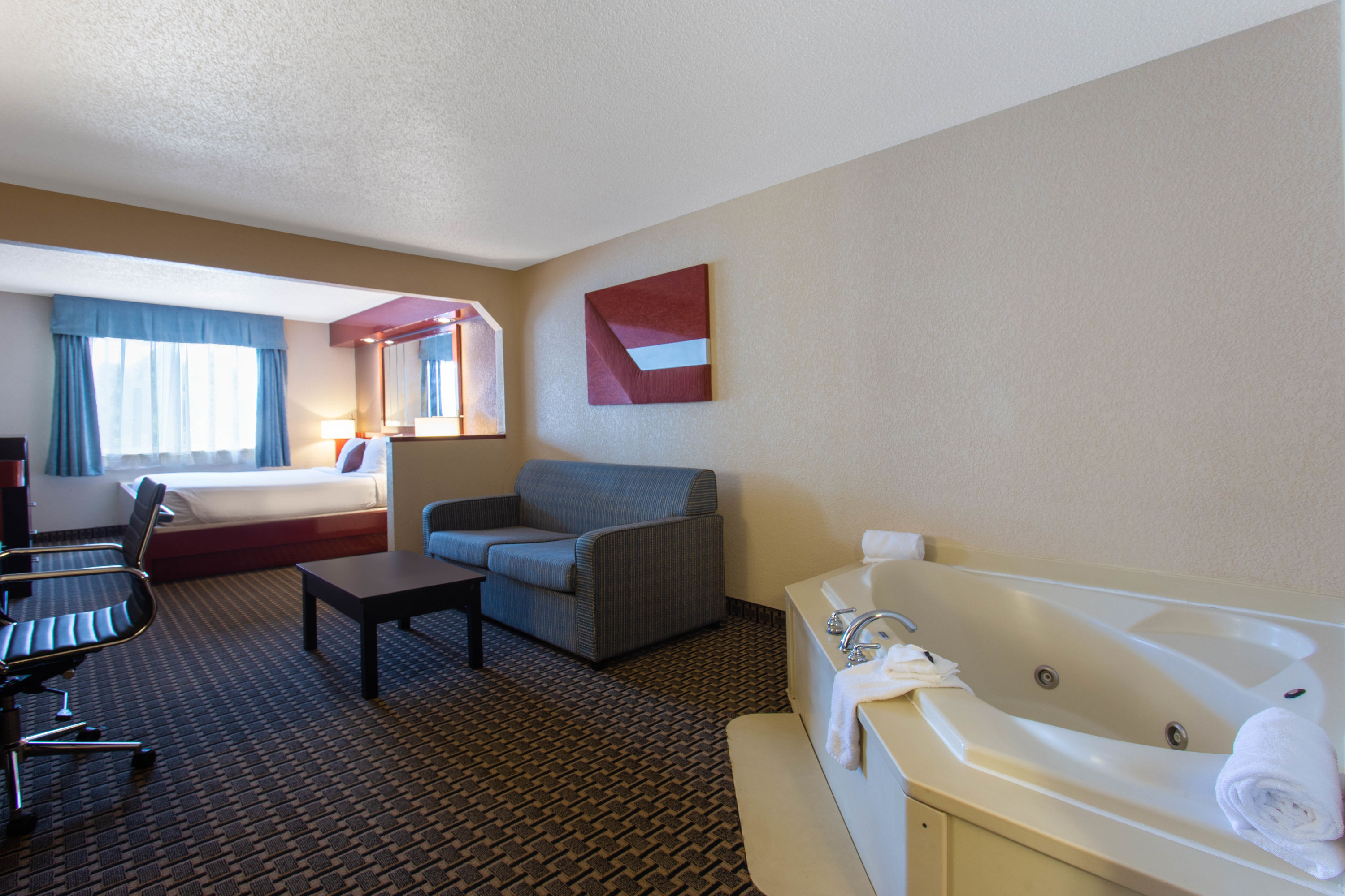 Ramada by Wyndham Glendale Heights/Lombard suite in Glendale Heights, Illinois