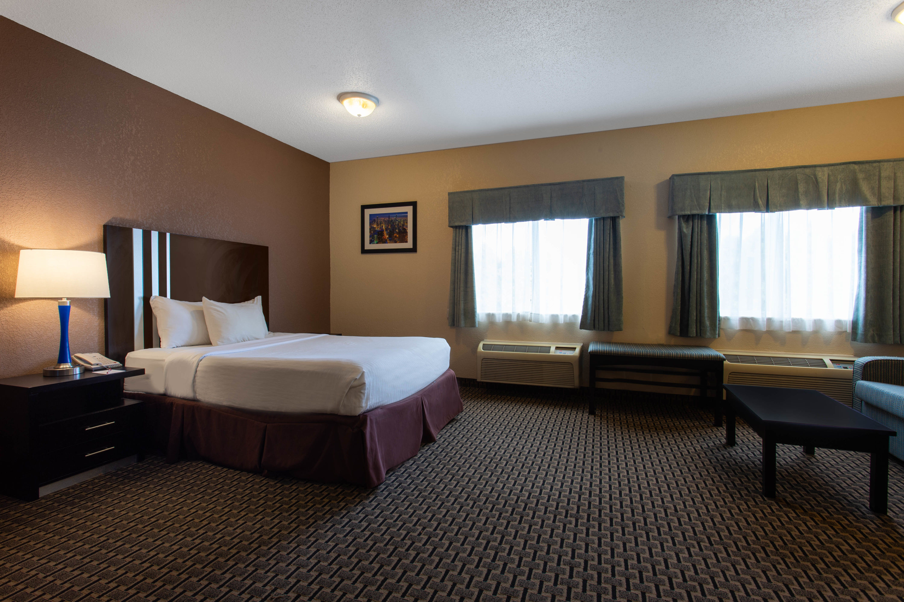 Ramada by Wyndham Glendale Heights/Lombard suite in Glendale Heights, Illinois