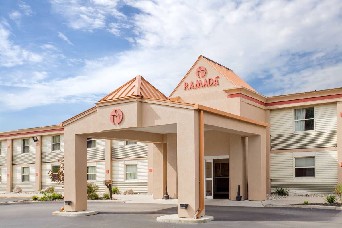 Ramada By Wyndham Angola Fremont Area Hotels In 46703 Exterior Of Ramada By Wyndham Angola Fremont Area Hotel In Indiana