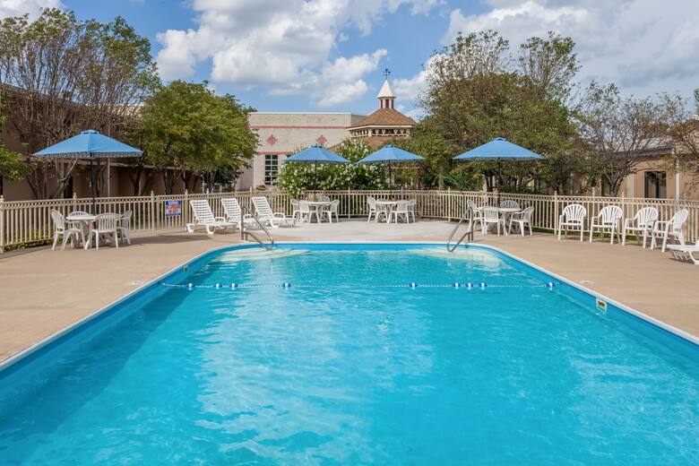 Ramada Hammond Hotel Conference Center Hotels In Pool At The Ramada Hammond Hotel Conference Center In Indiana