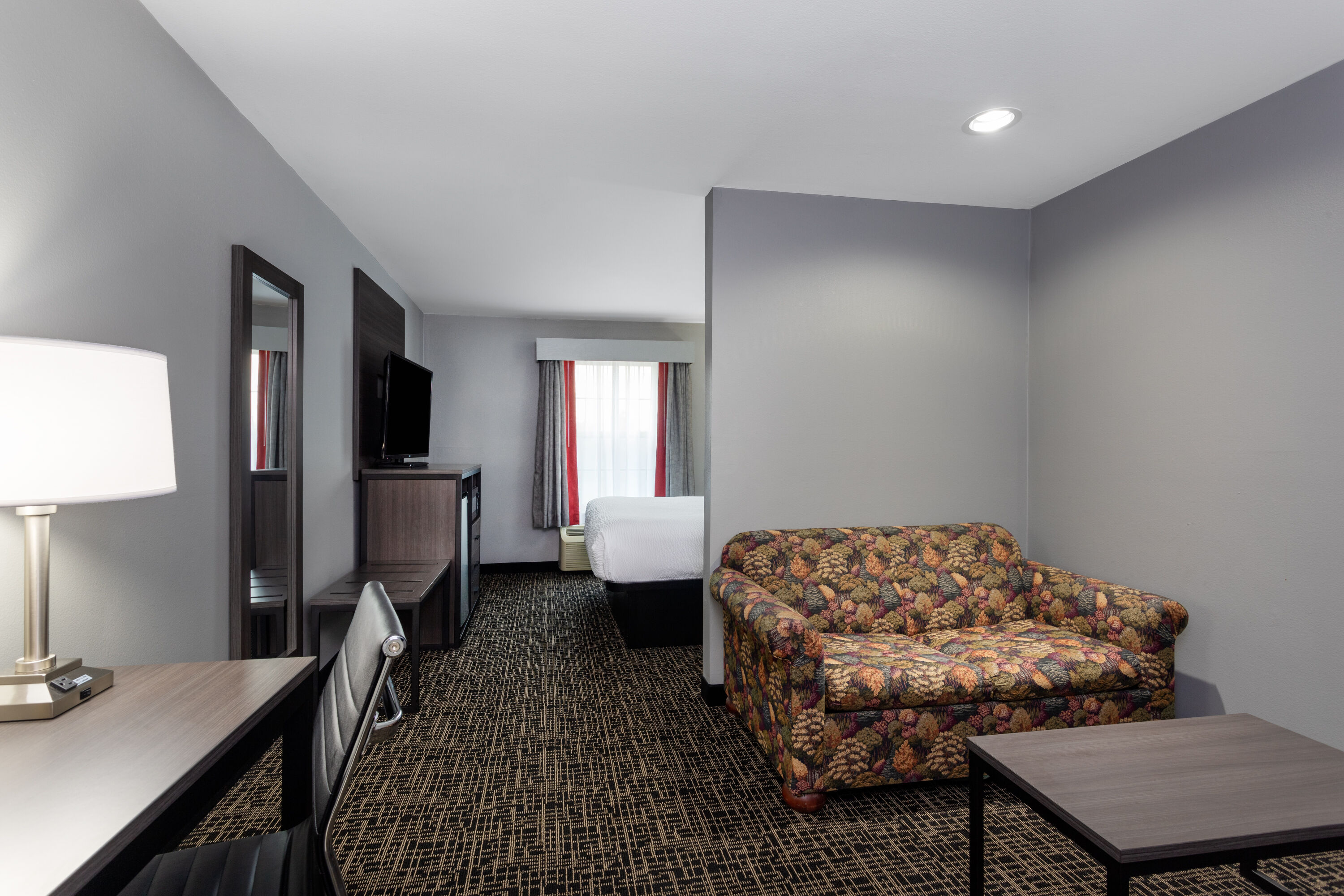 Ramada by Wyndham Sellersburg/Louisville North suite in Sellersburg, Indiana
