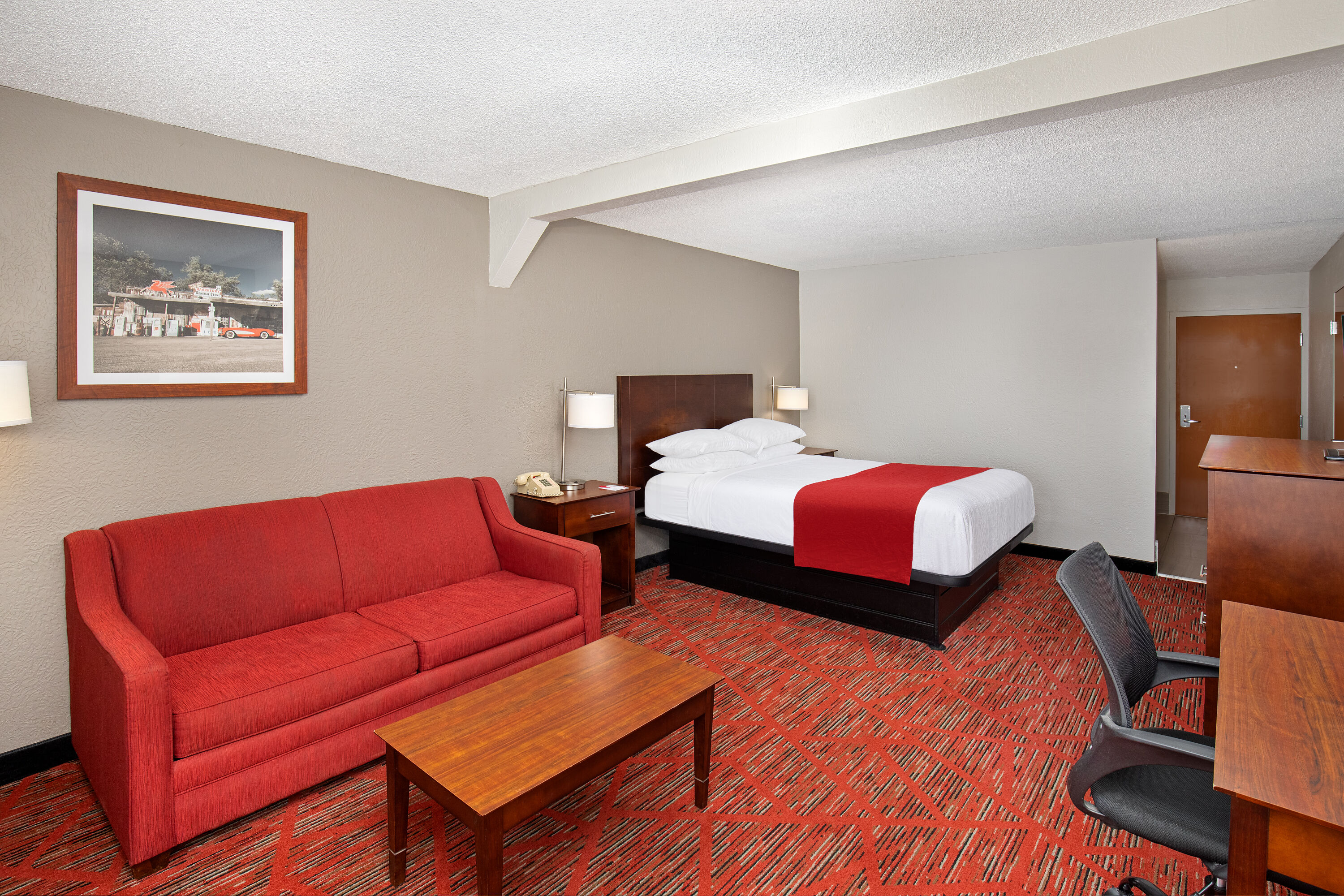 Guest room at the Ramada by Wyndham Bowling Green in Bowling Green, Kentucky