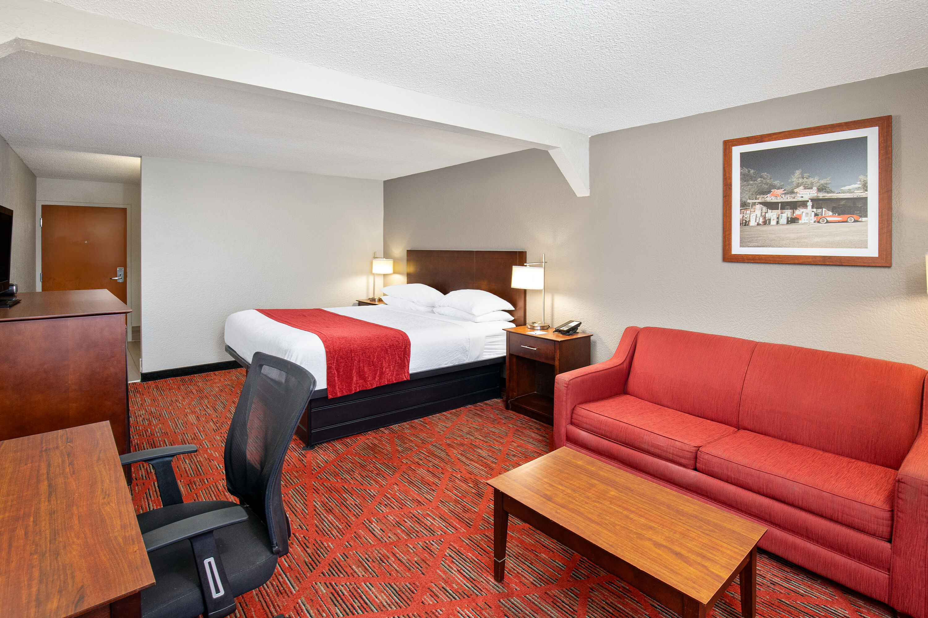 Guest room at the Ramada by Wyndham Bowling Green in Bowling Green, Kentucky